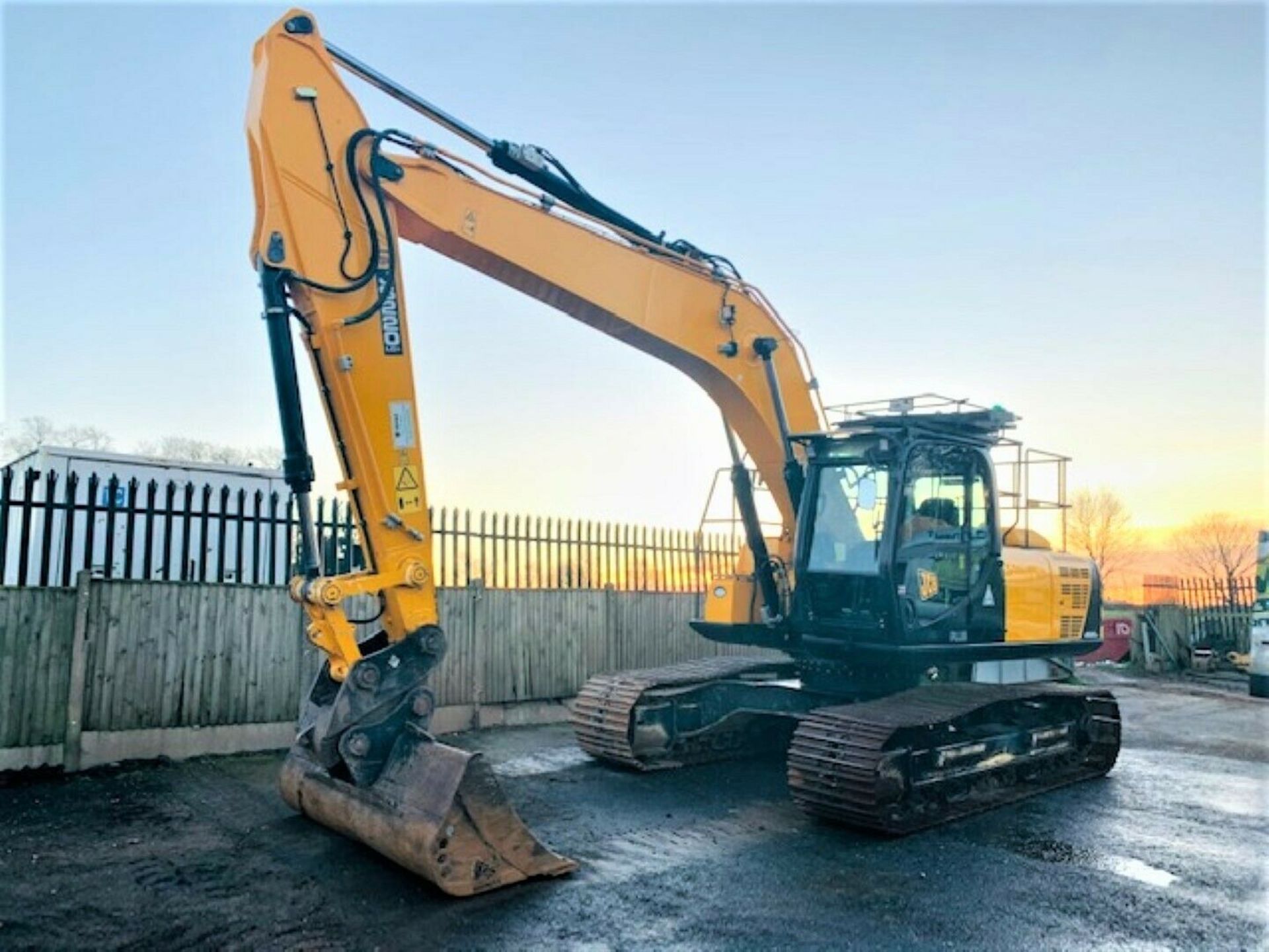 JCB JS220 LC PLUS Digger / Excavator - Image 3 of 12