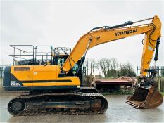 Hyundai Robex HX220L Digger Excavator