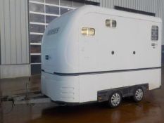 2009 Equitrek L horse trailer