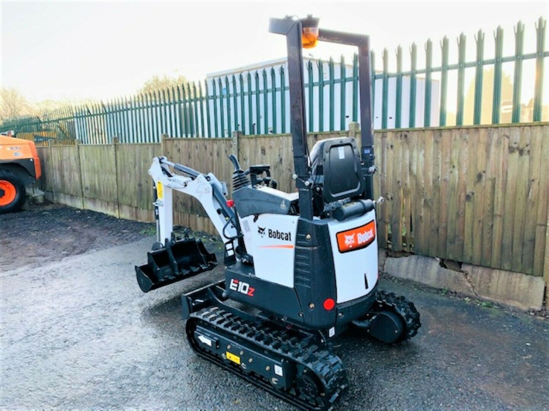 Bobcat E10 Excavator - Image 5 of 12