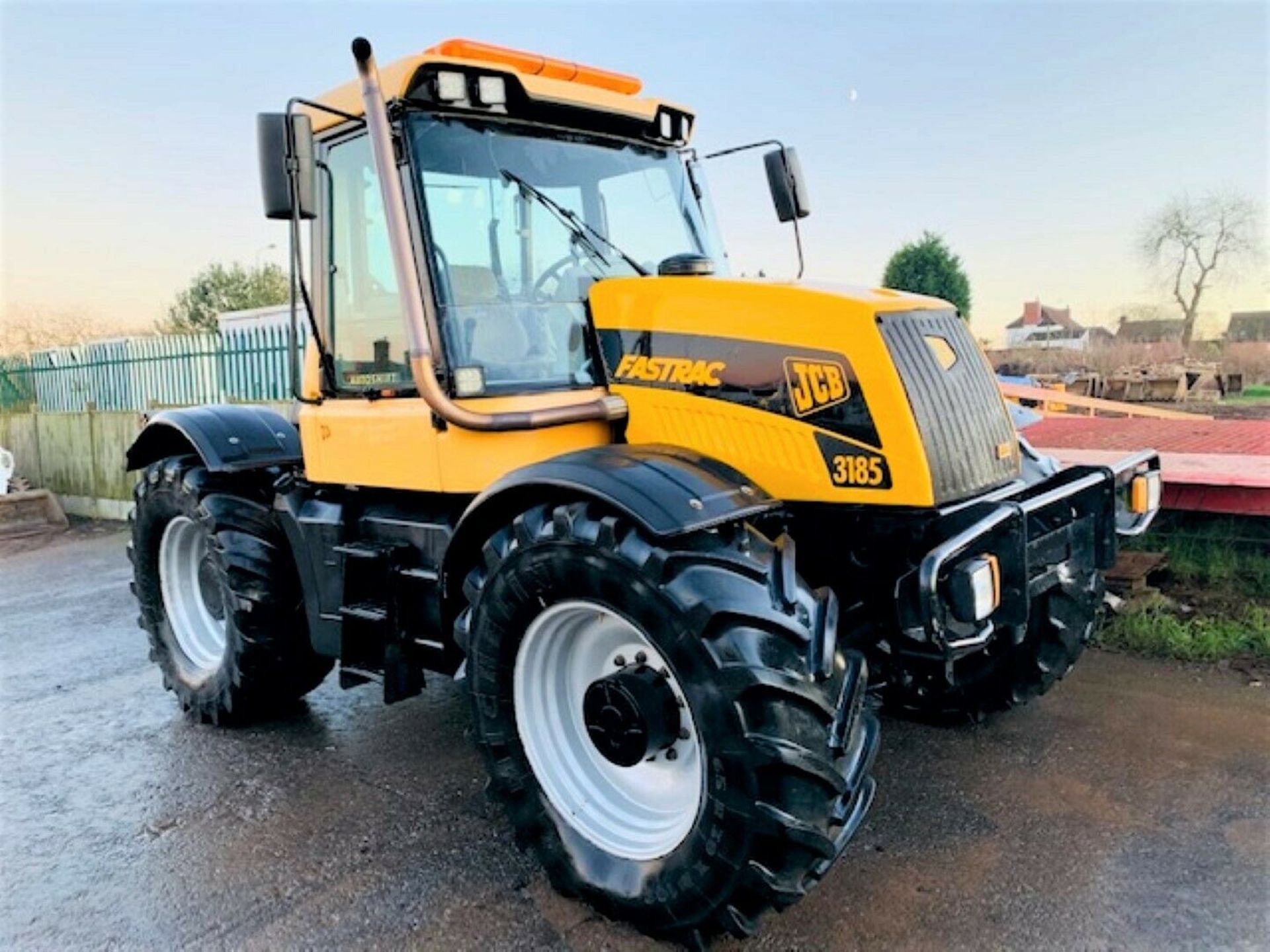 JCB Fastrac 3185 Tractor - Image 2 of 12