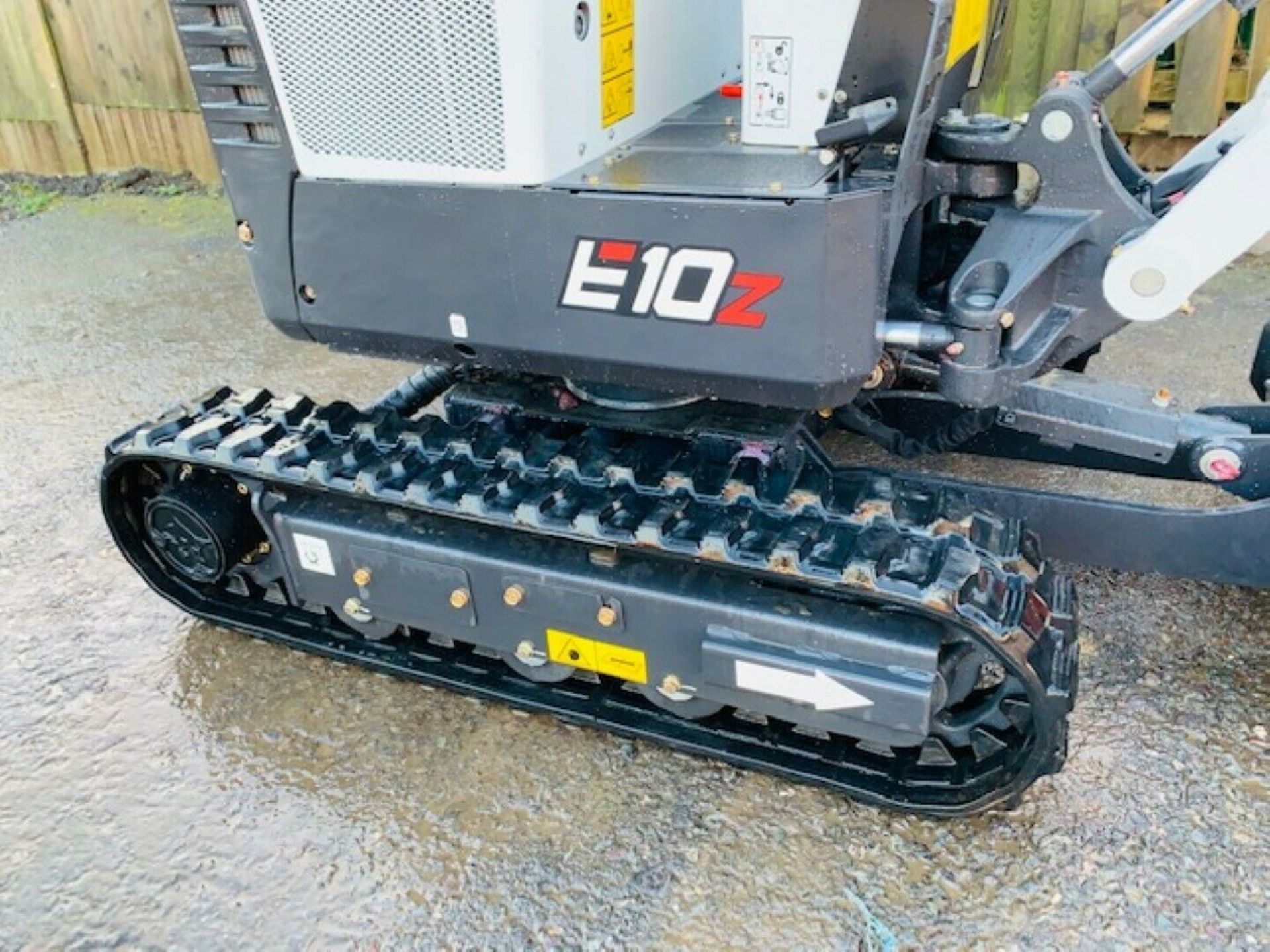 Bobcat E10 Excavator - Image 9 of 12