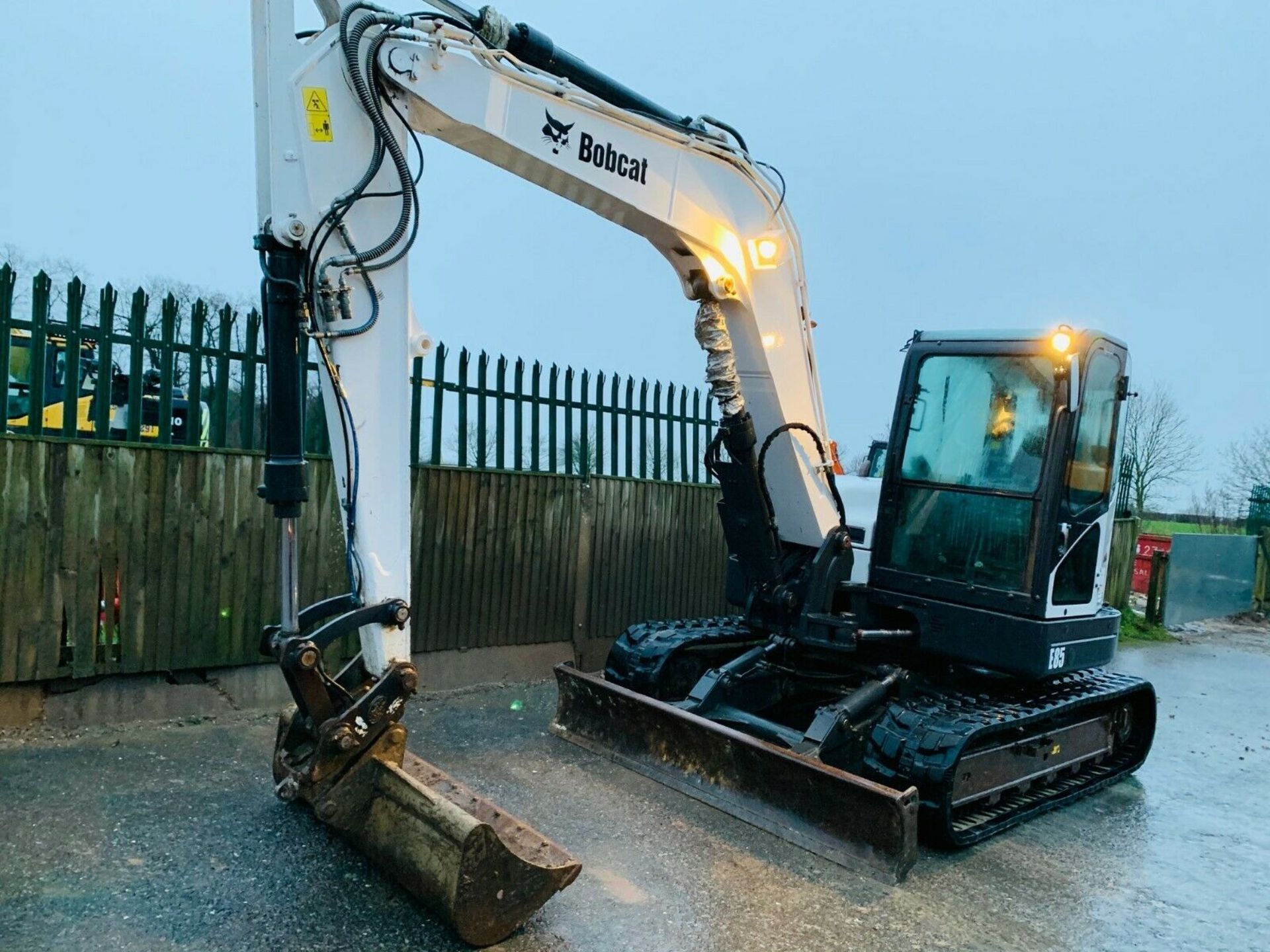 Bobcat E85 Excavator - Image 3 of 12