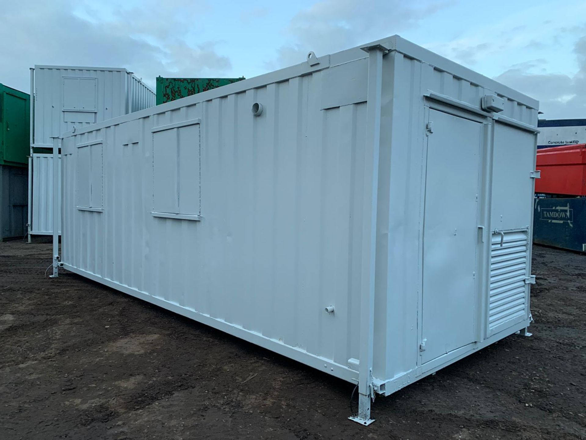 24x9 Anti Vandal Steel Welfare Unit Complete With 10kva Generator - Image 9 of 10