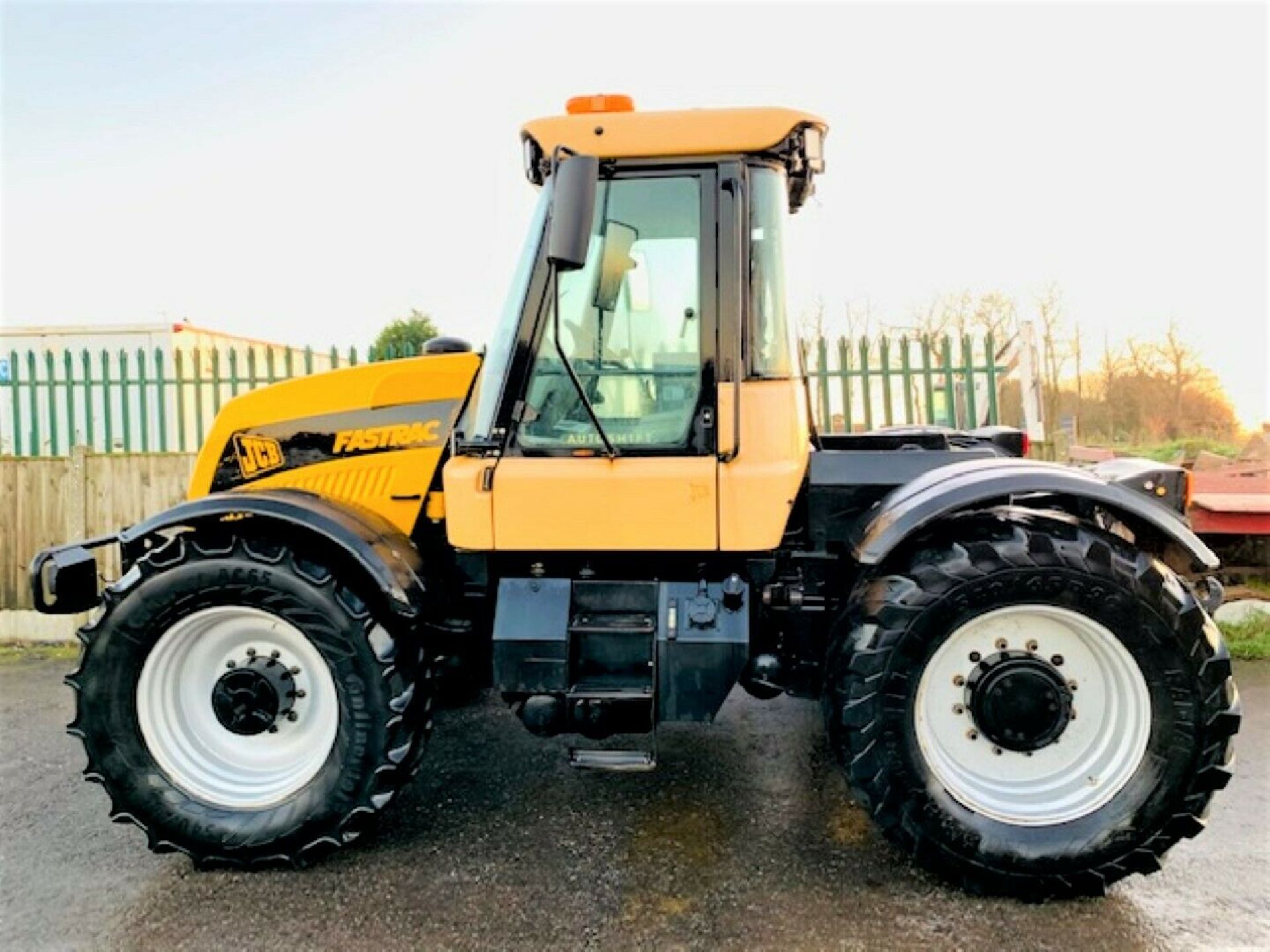 JCB Fastrac 3185 Tractor - Image 11 of 12