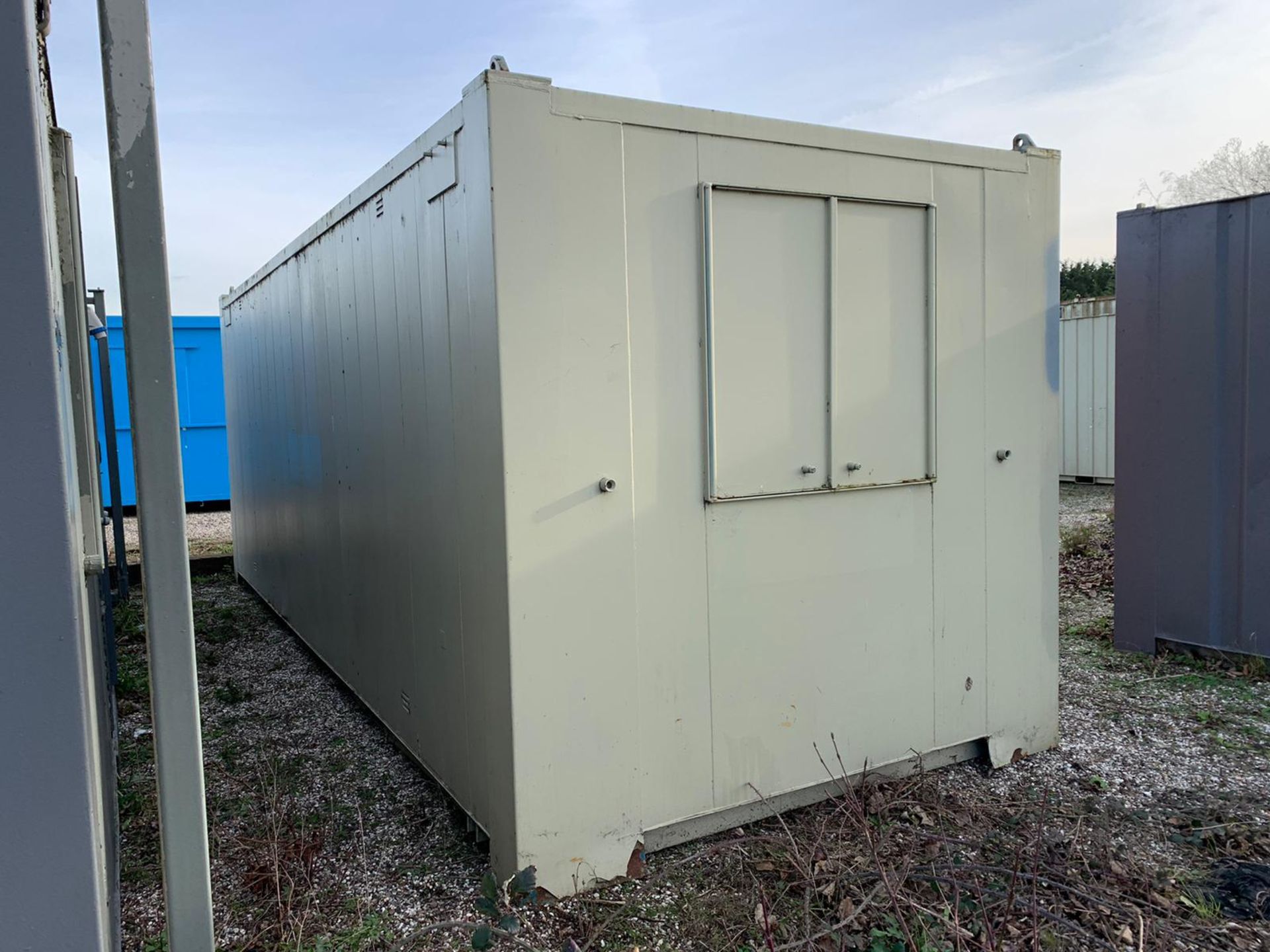 24x9 Anti Vandal Steel Welfare Unit Complete With 10kva Generator - Image 7 of 10