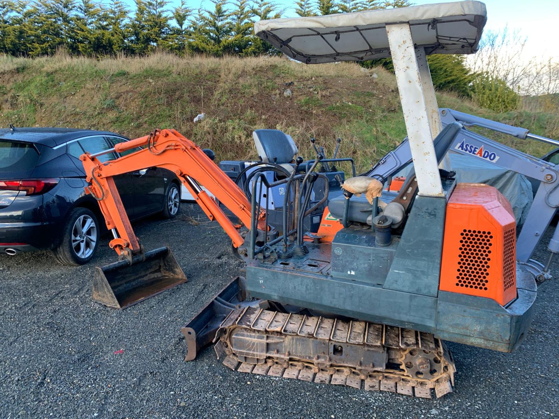 Kubota 1.5 tonne min digger - Image 3 of 6