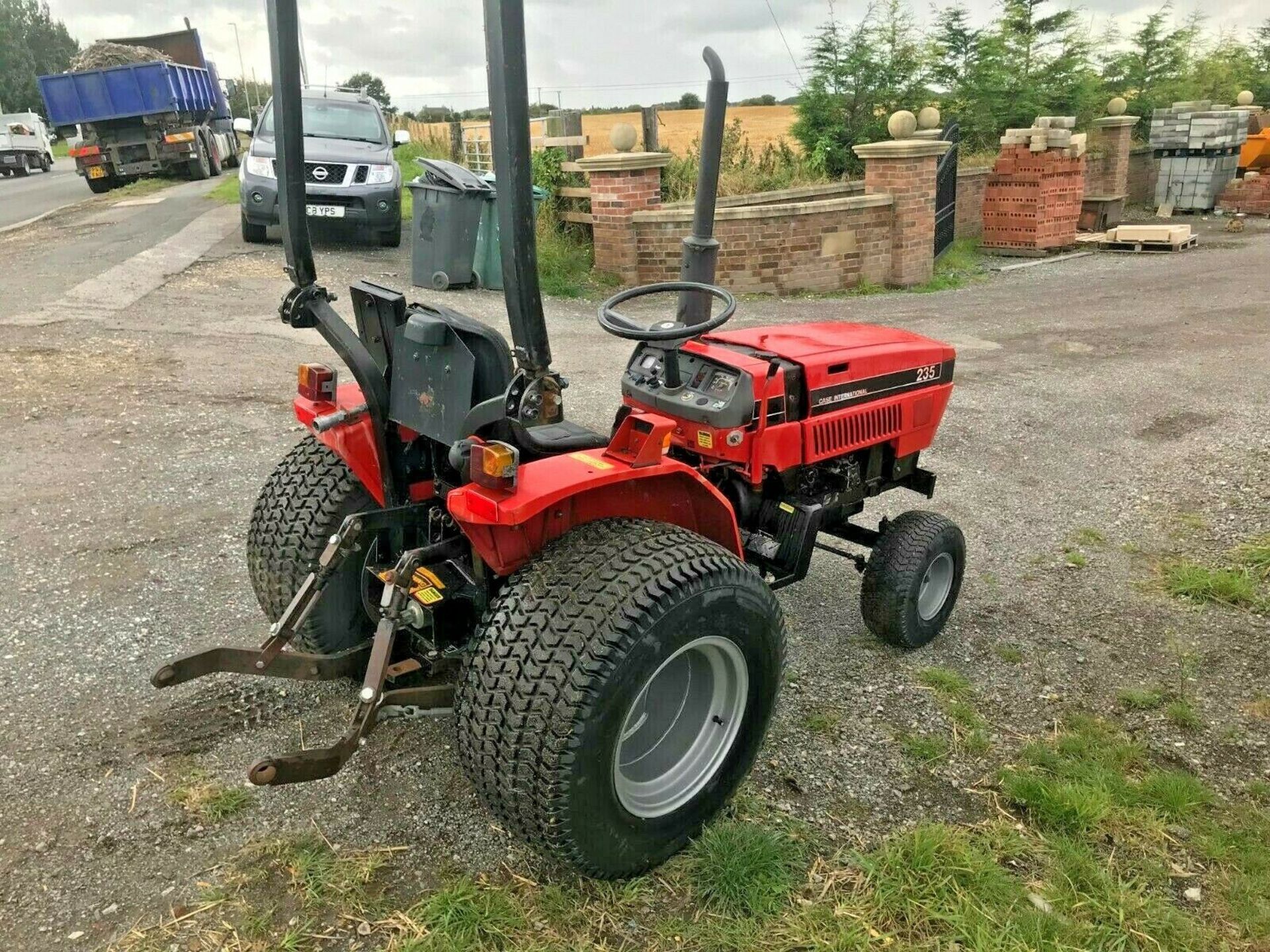 Case International 234 Compact Tractor - Image 3 of 10