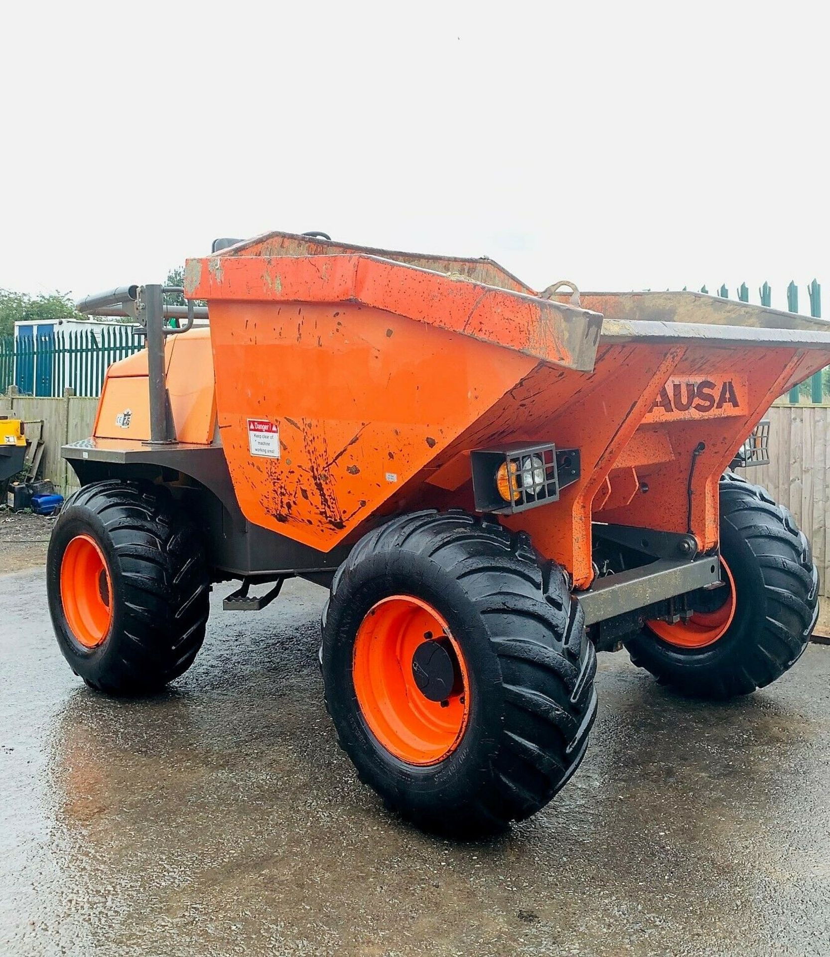 Ausa D1000 AP 10 Tonne Straight Tip Dumper - Image 2 of 11