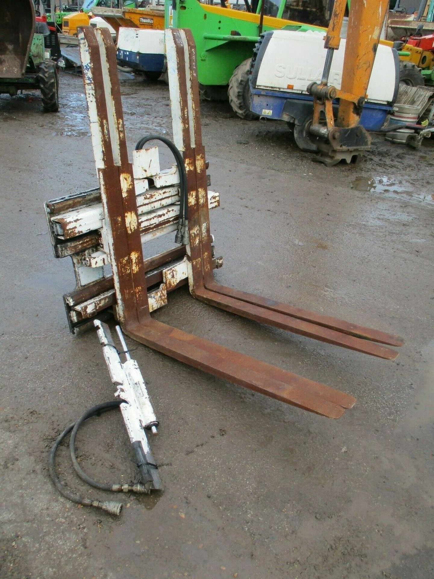 Cascade Multi Pallet Lifter