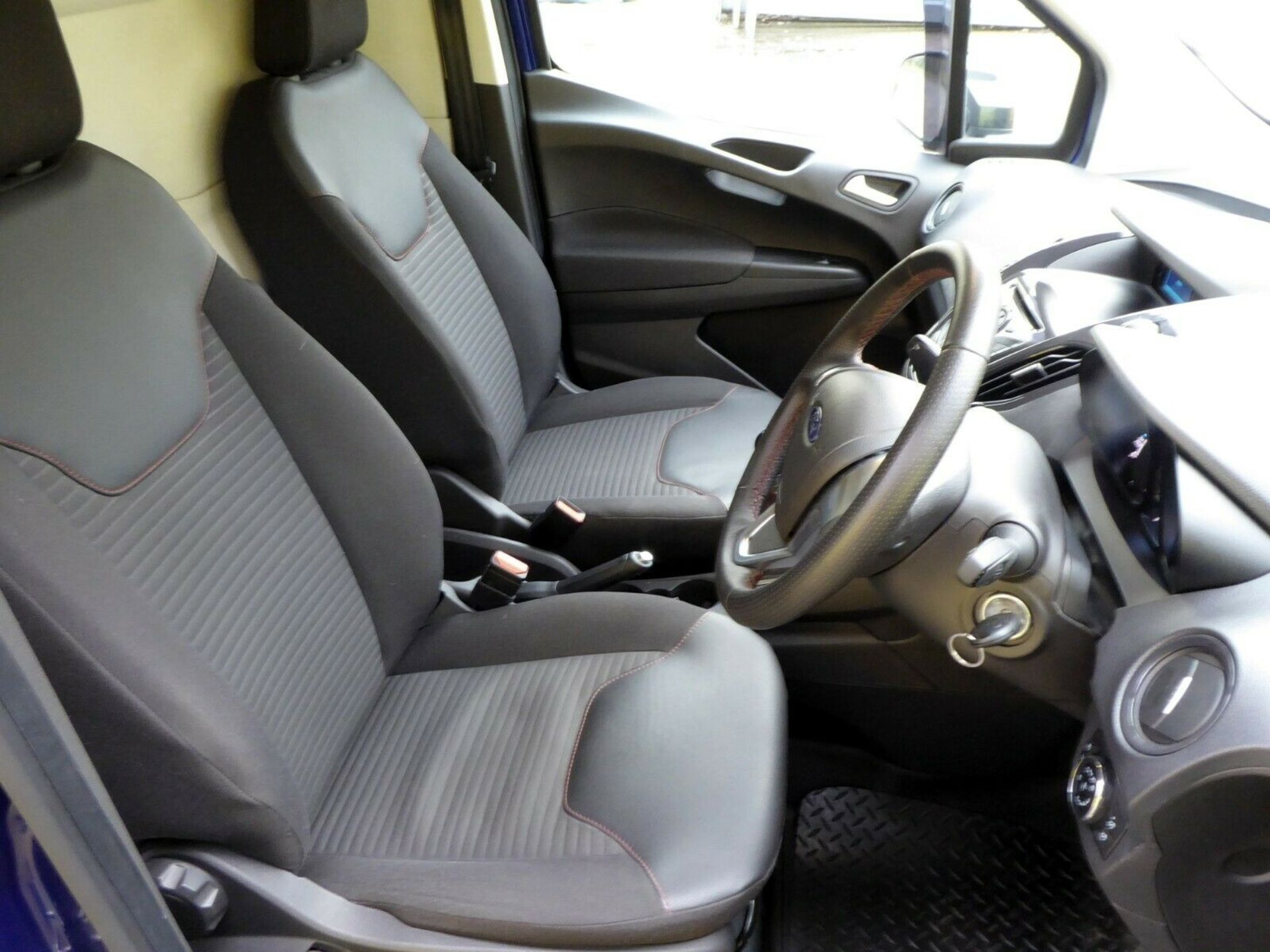 Ford Transit Courier 1.5 TDCI 95 Sport. NO VAT - Bild 9 aus 12