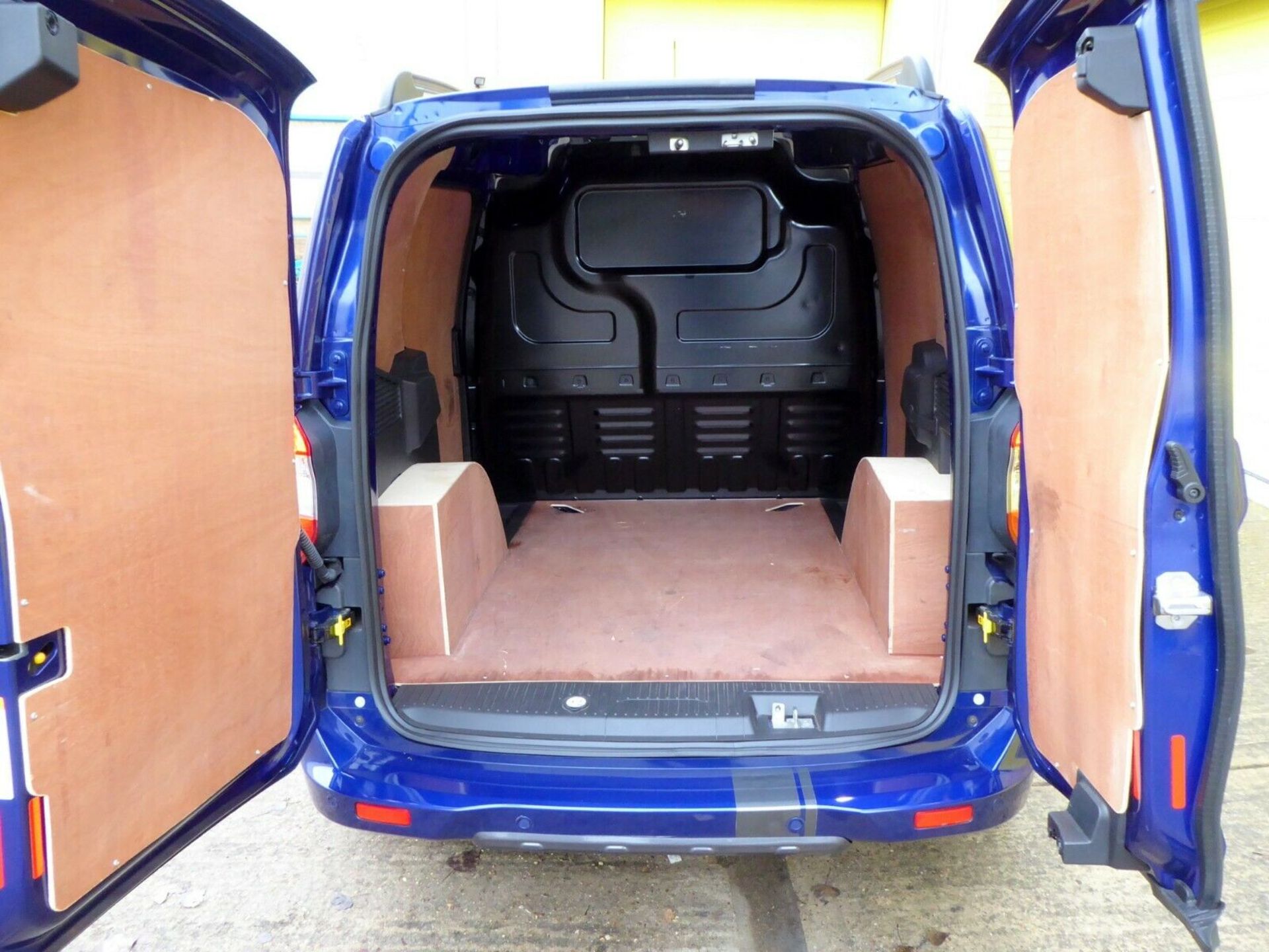 Ford Transit Courier 1.5 TDCI 95 Sport. NO VAT - Image 6 of 12