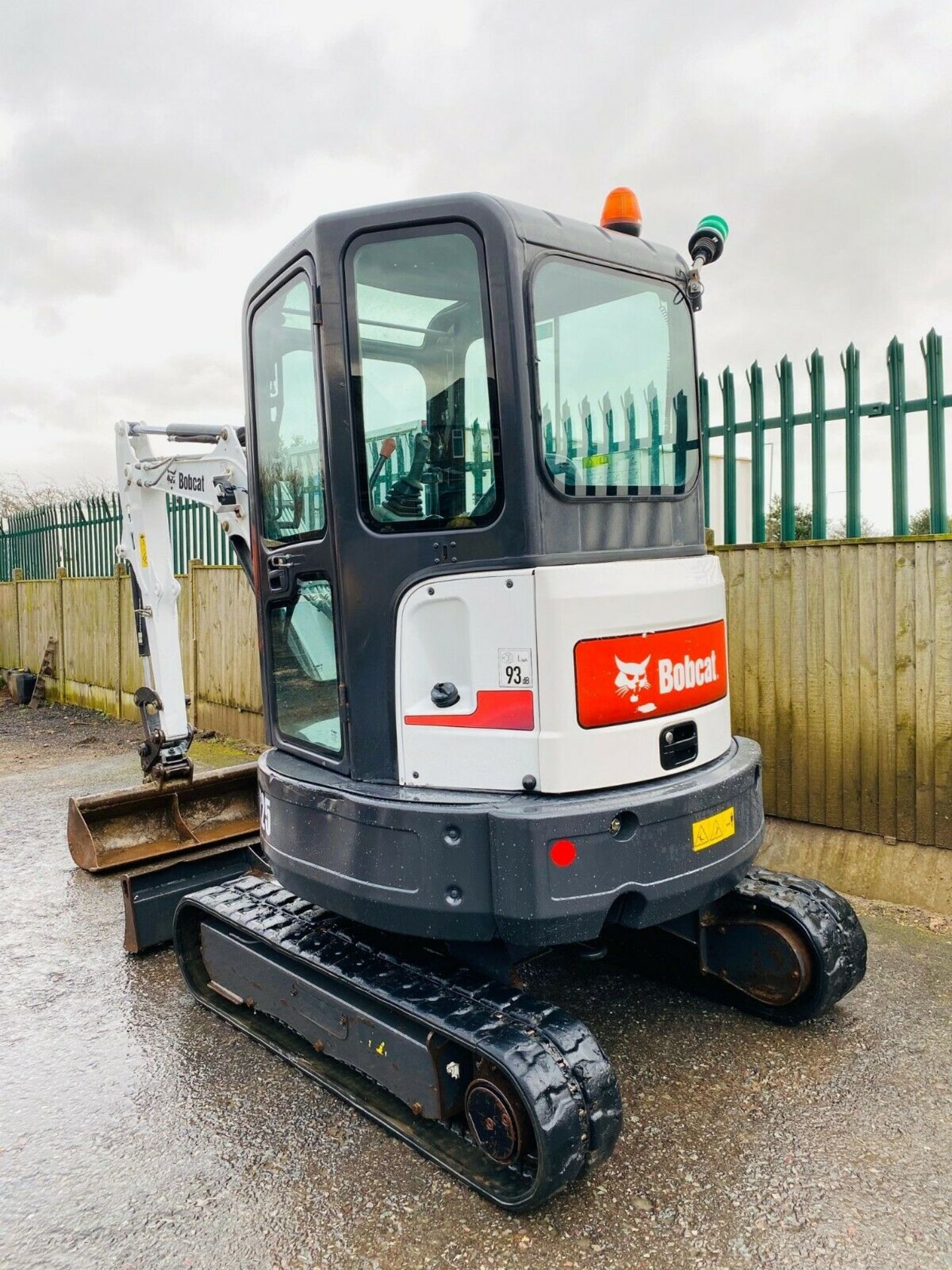 Bobcat E25 Excavator - Image 5 of 12