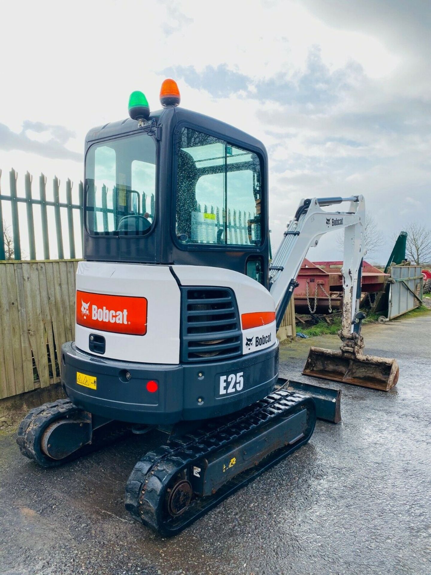 Bobcat E25 Excavator - Image 4 of 10