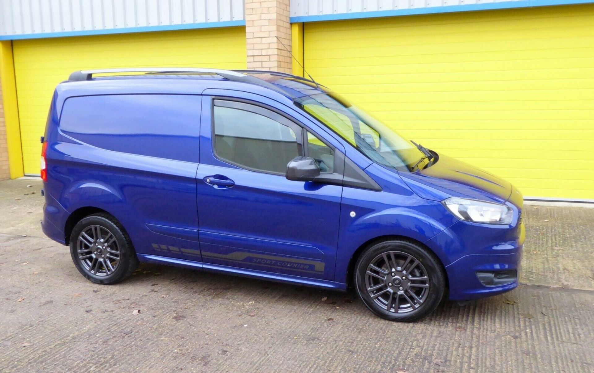 Ford Transit Courier 1.5 TDCI 95 Sport. NO VAT