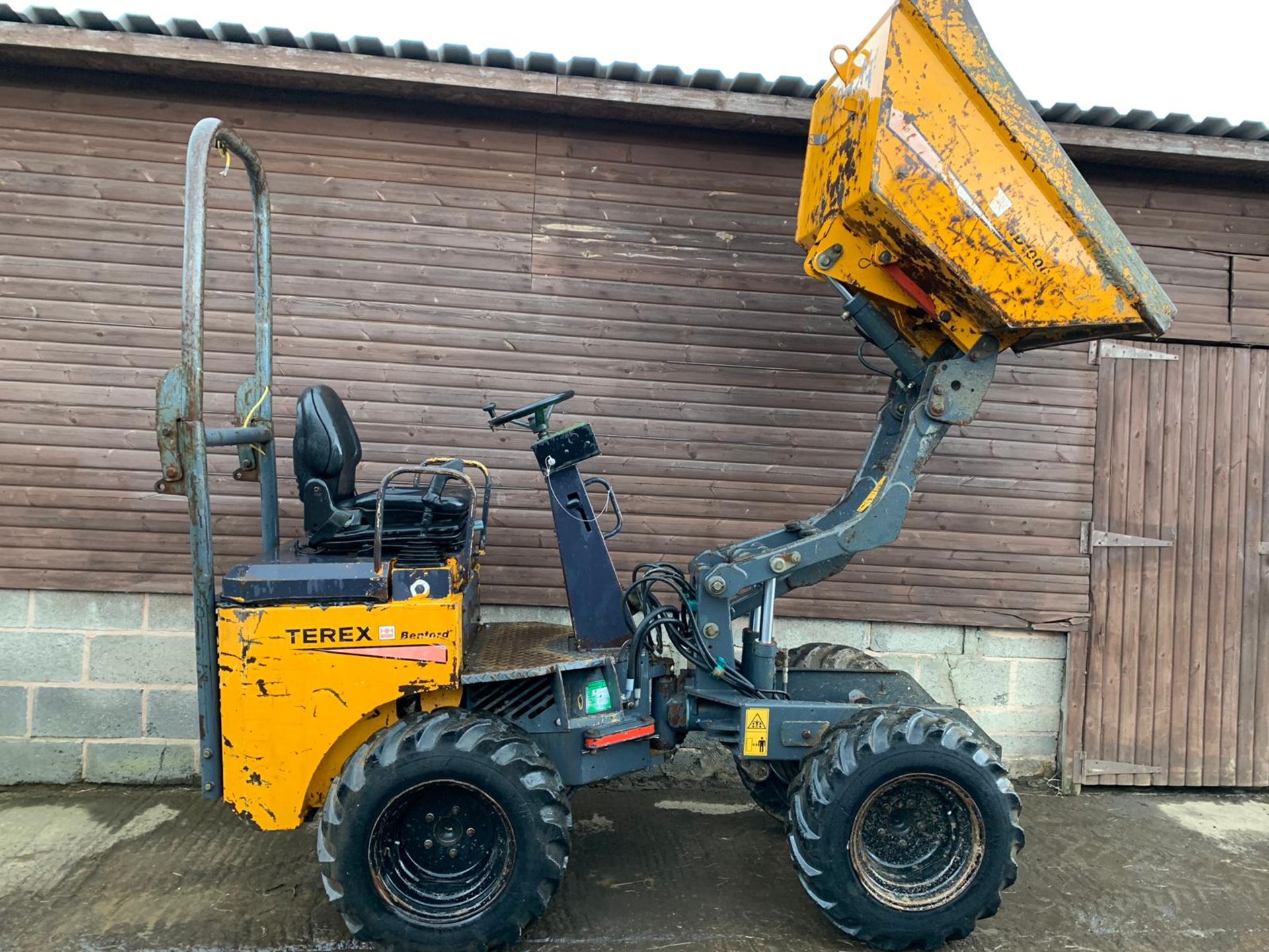 Terex 1 Ton High Tip Dumper - Image 2 of 10