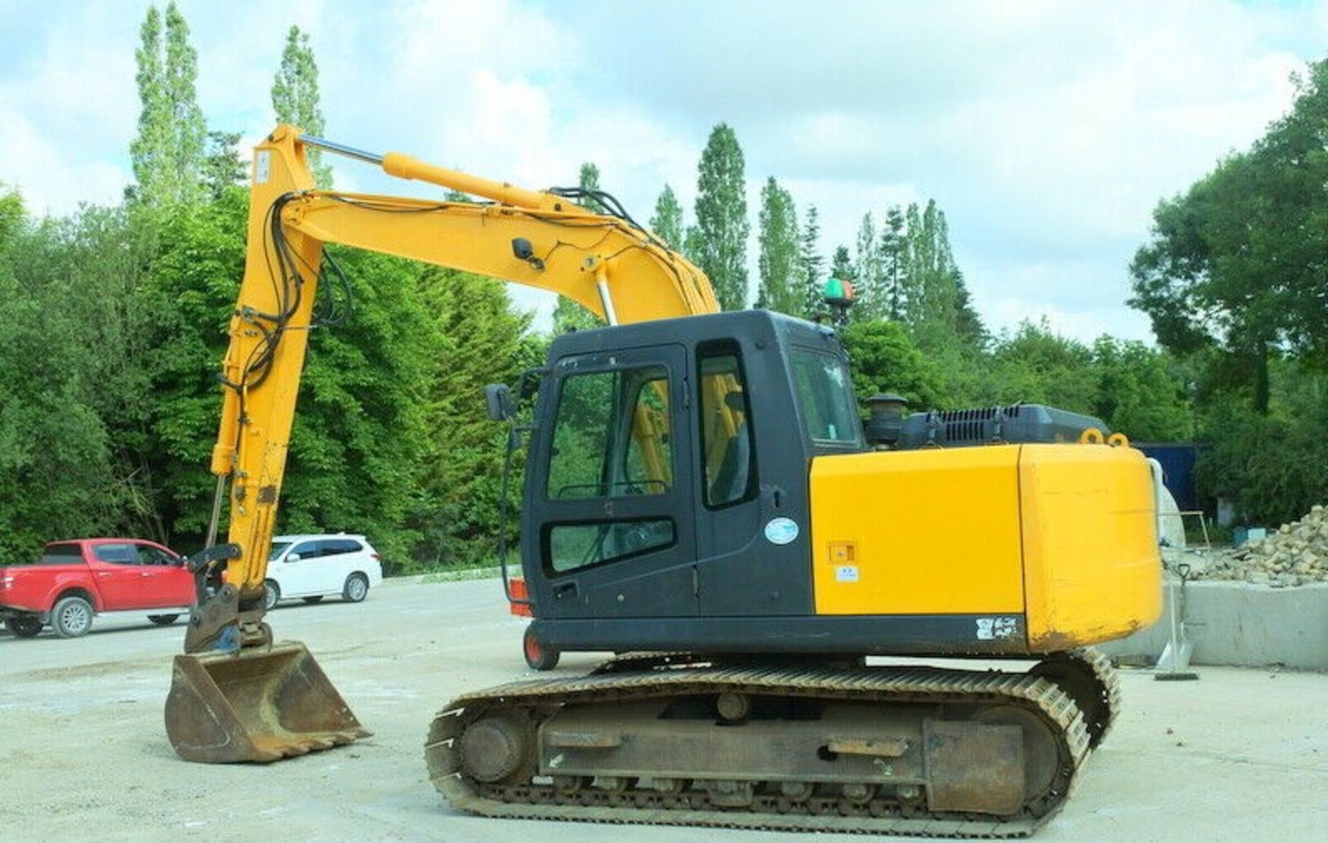 Hyundai 140 LC - 7A Excavator - Image 11 of 12