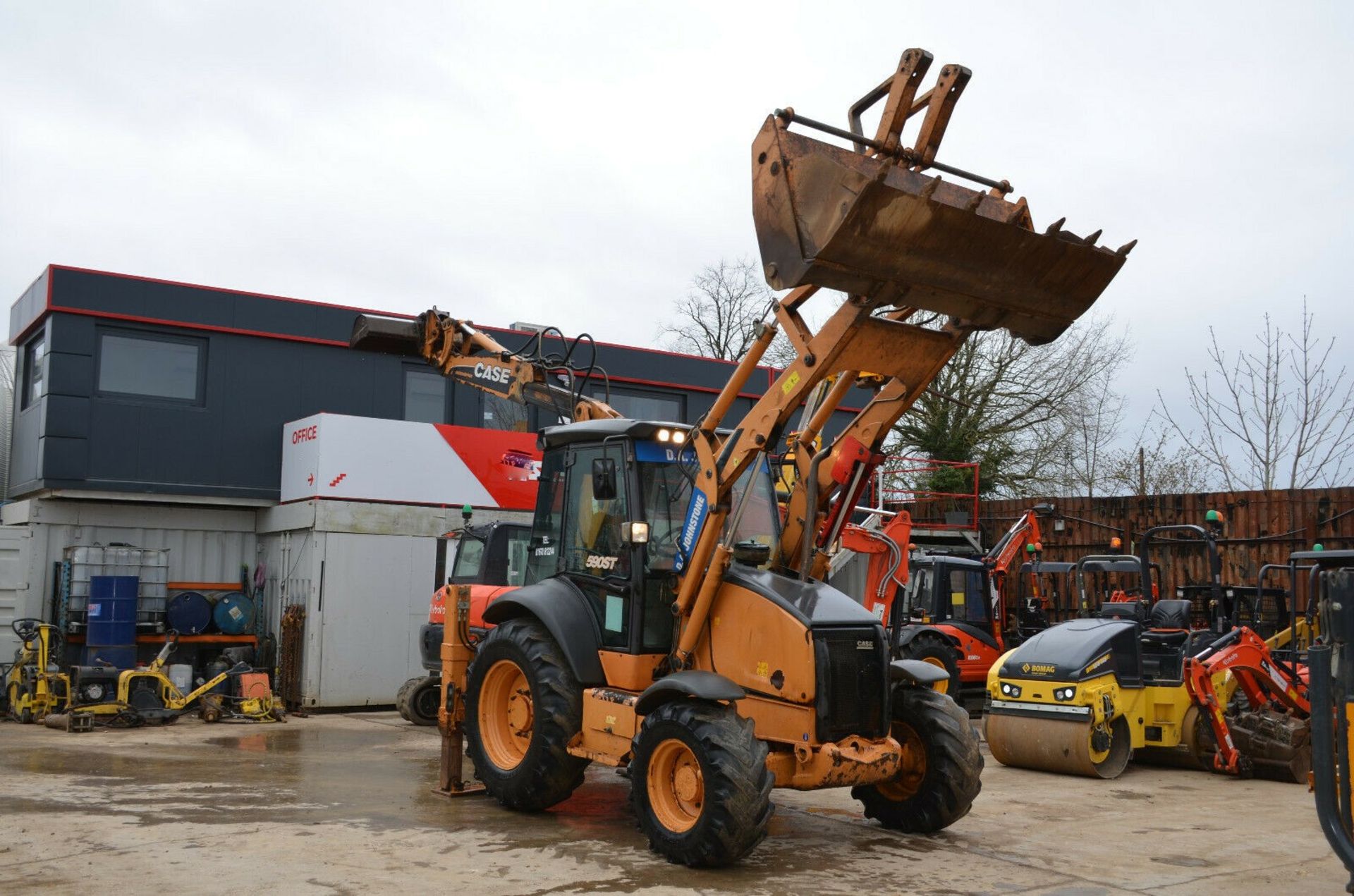 Case 590ST Backhoe Loader - Image 6 of 12