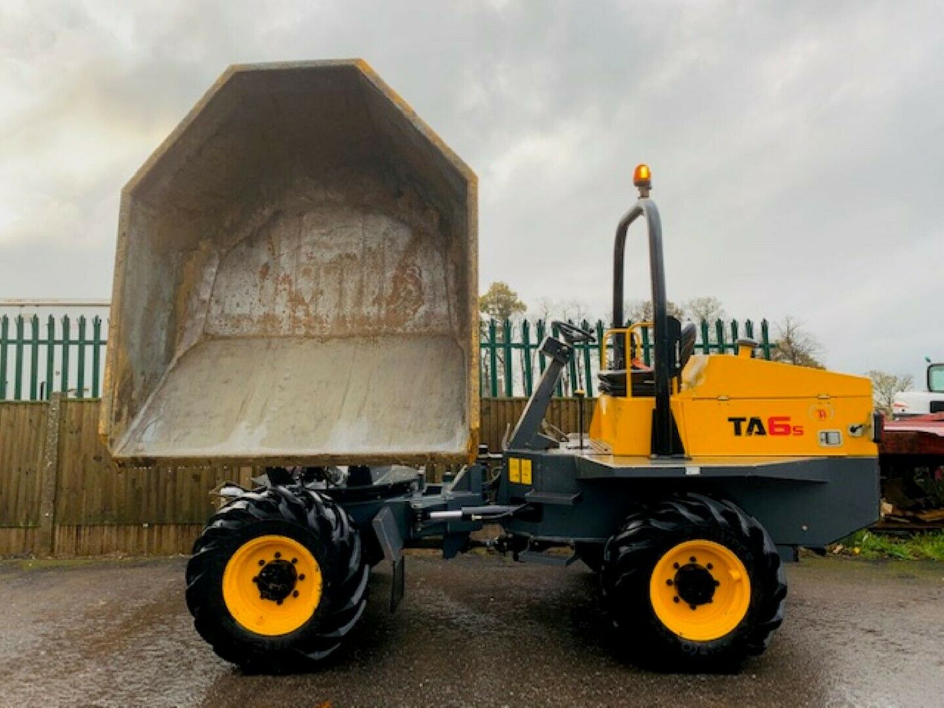 Terex TA6 S 6 Tonne Swivel Dumper - Image 6 of 12