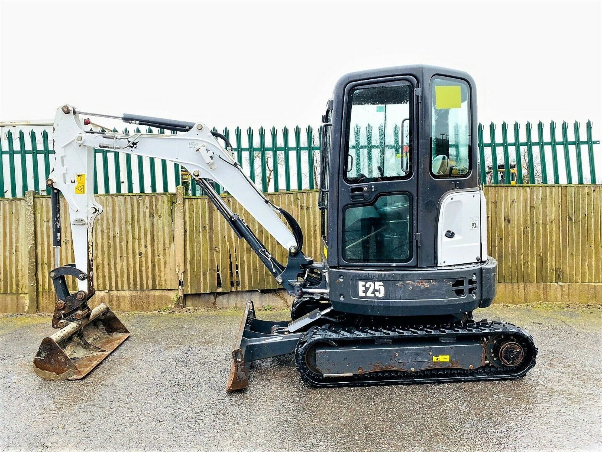 Bobcat E25 Excavator - Image 11 of 12