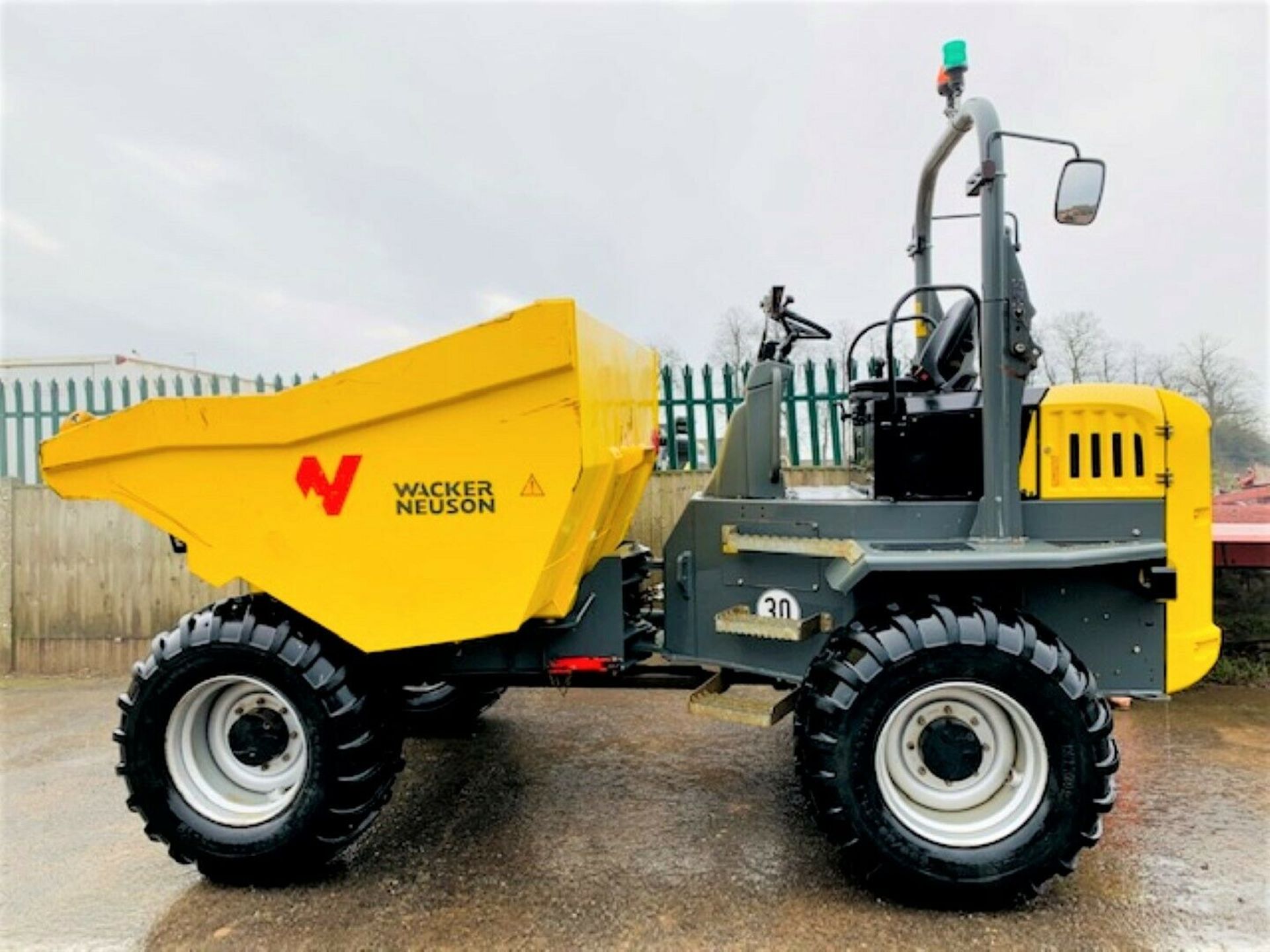 Wacker Neuson DW90 Straight Tip Dumper - Image 10 of 11