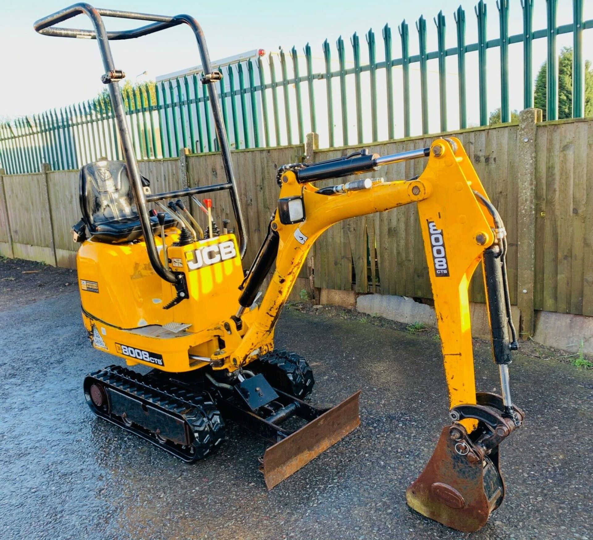 JCB 8008 CTS Digger - Image 2 of 9