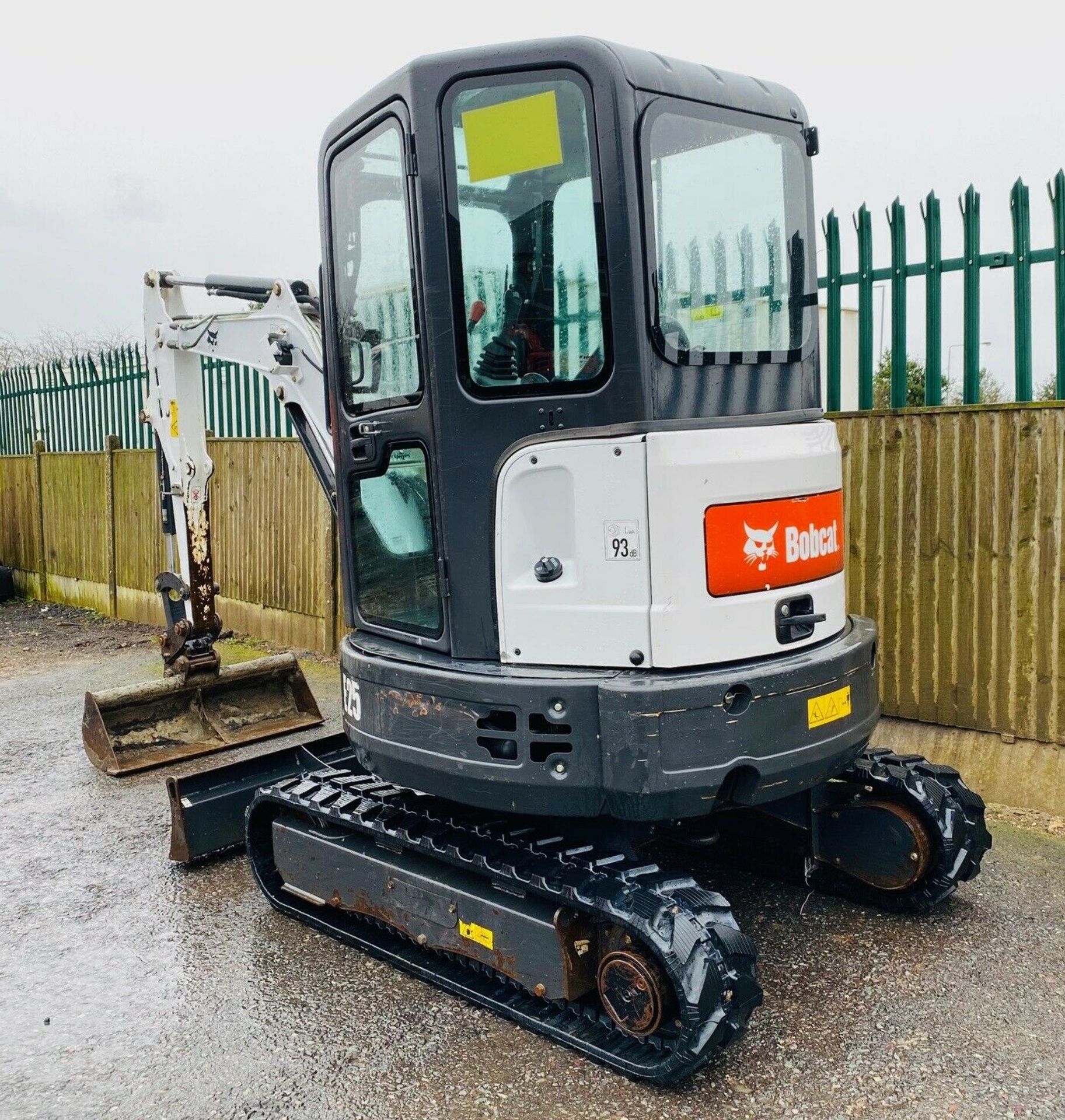 Bobcat E25 Excavator - Image 5 of 12