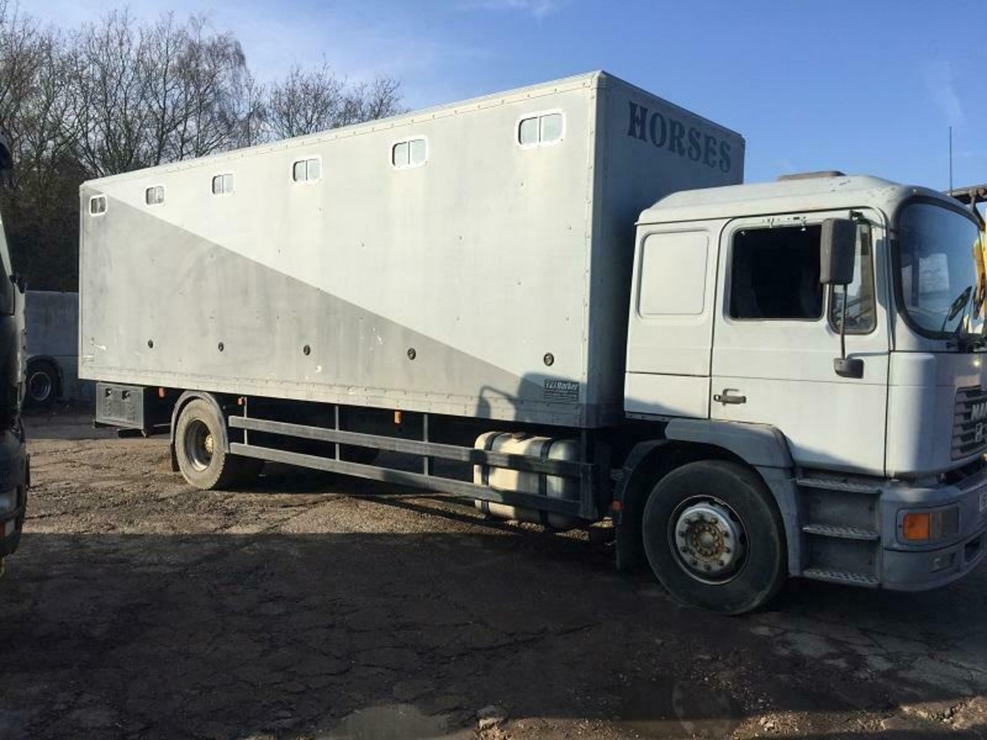 MAN 18-224 Horsebox