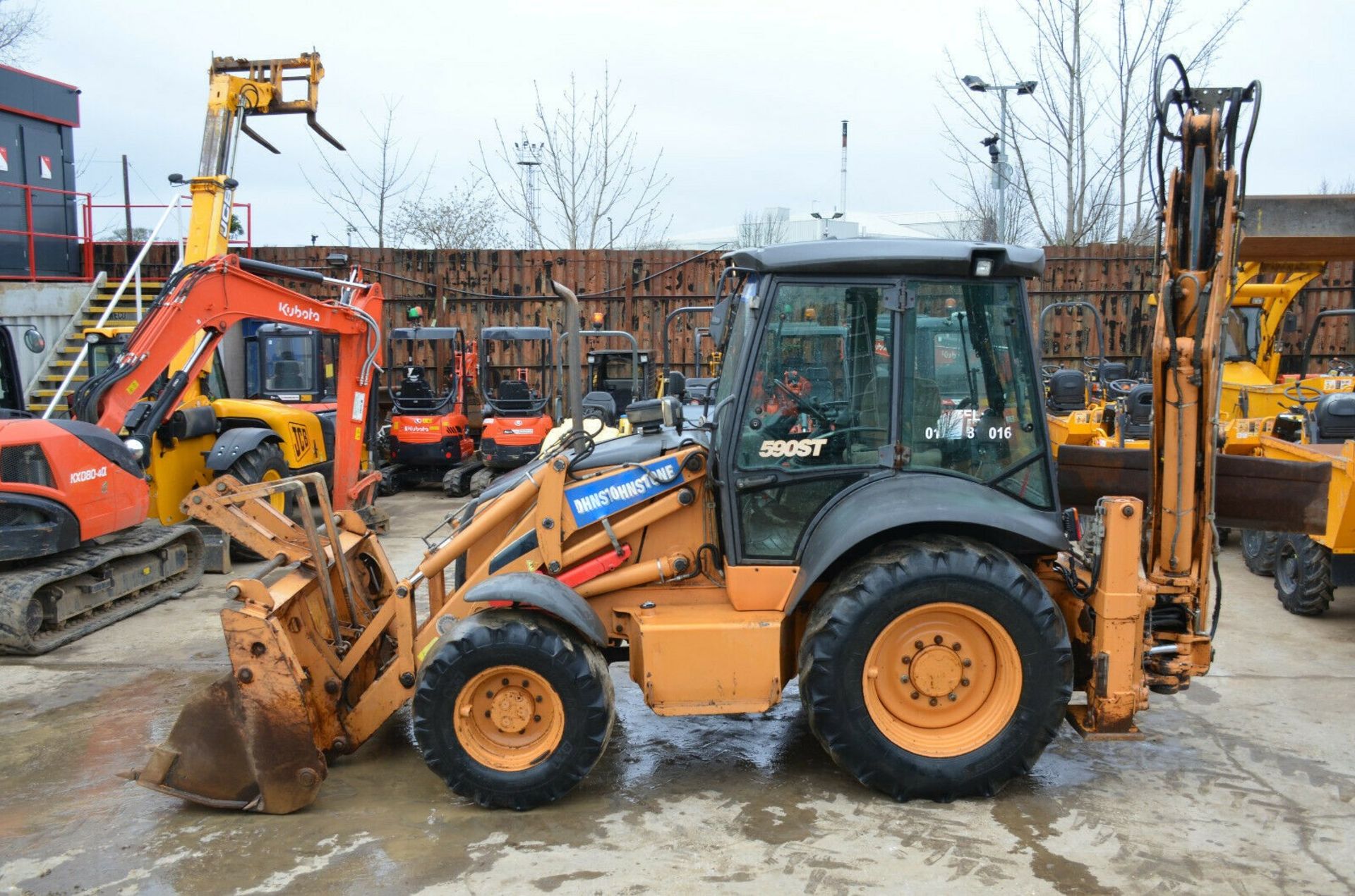 Case 590ST Backhoe Loader - Image 10 of 12