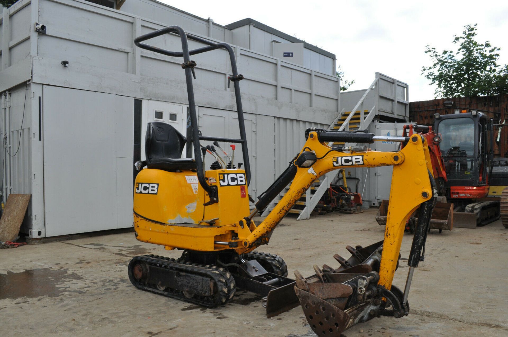 JCB 8008 CTS Micro Excavator - Image 9 of 10