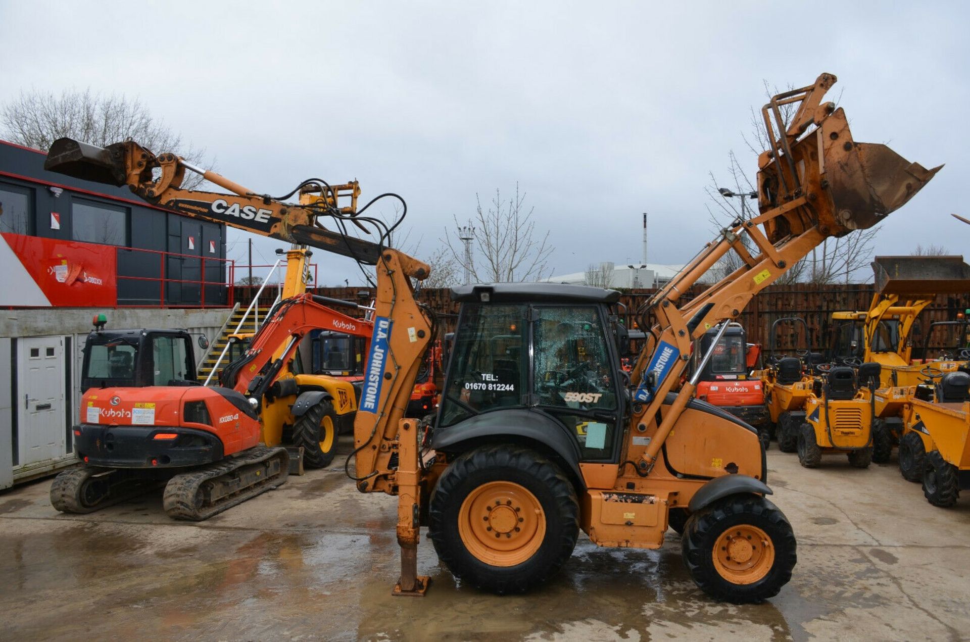 Case 590ST Backhoe Loader - Image 7 of 12