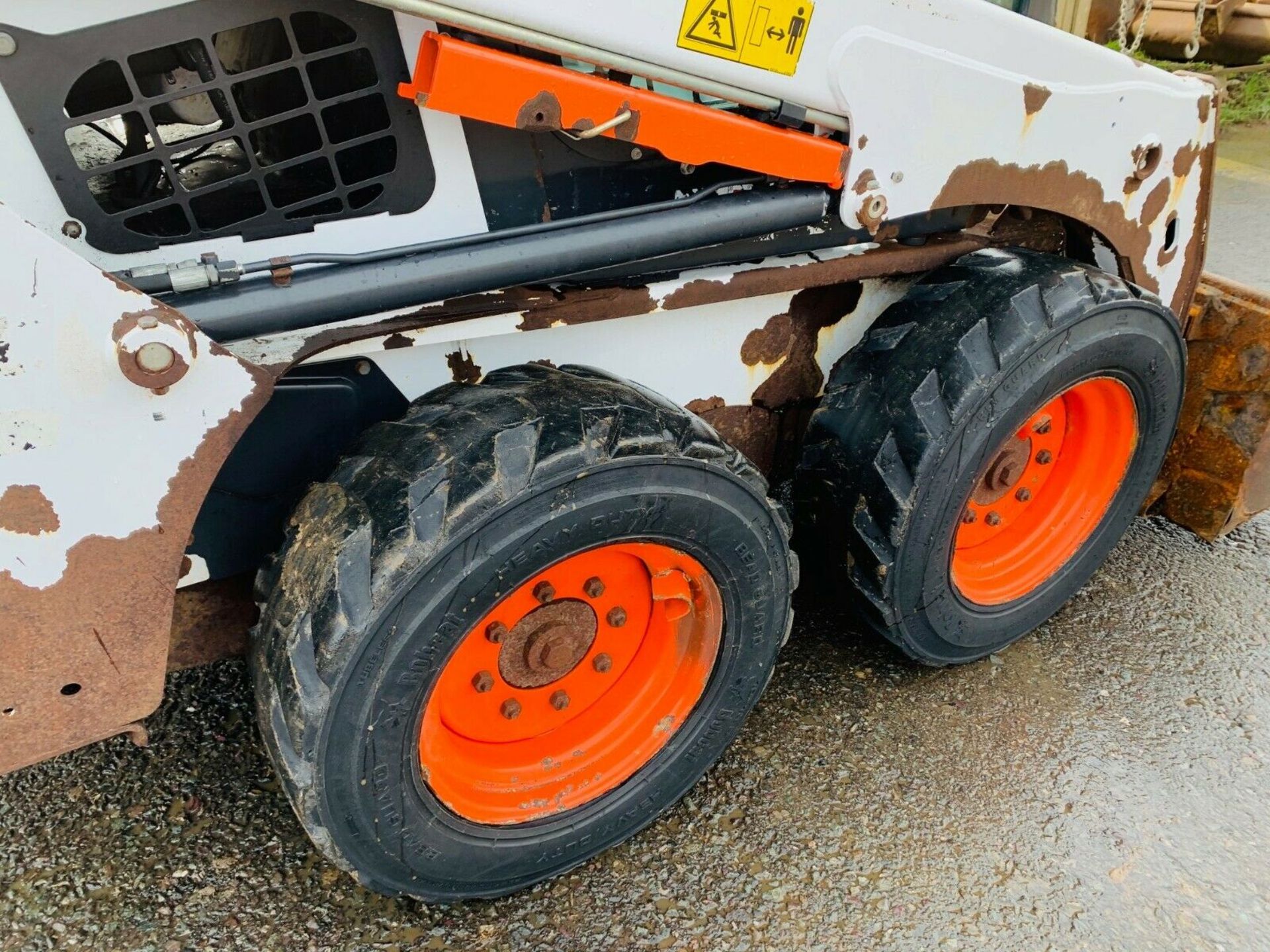 Bobcat S450 Skidsteer - Image 9 of 12