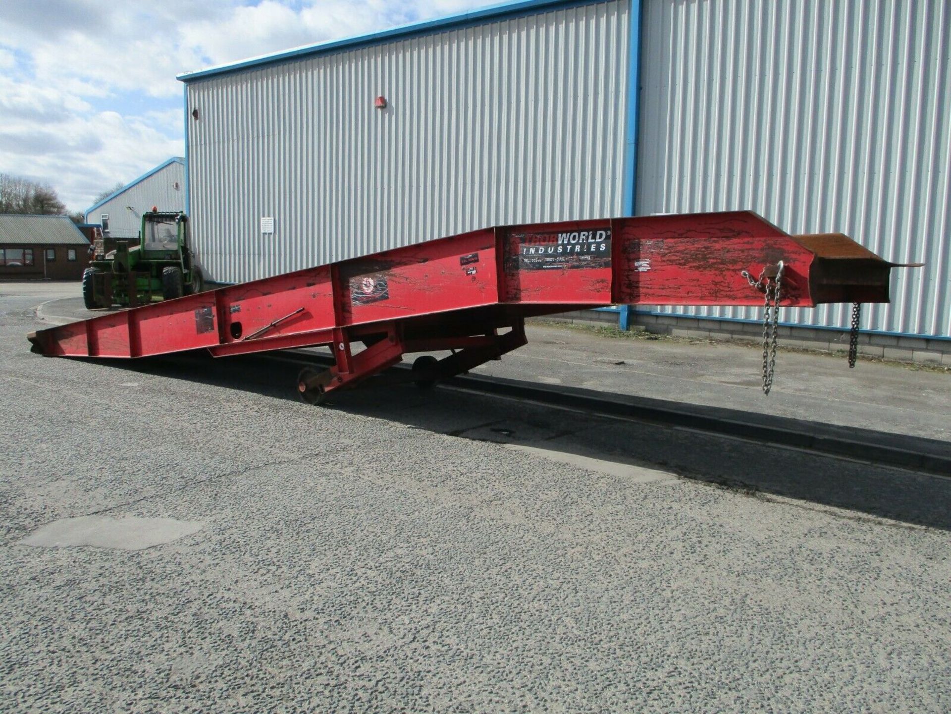 Chase Container Loading Ramp 10 ton capacity. Lifts and lowers with ...