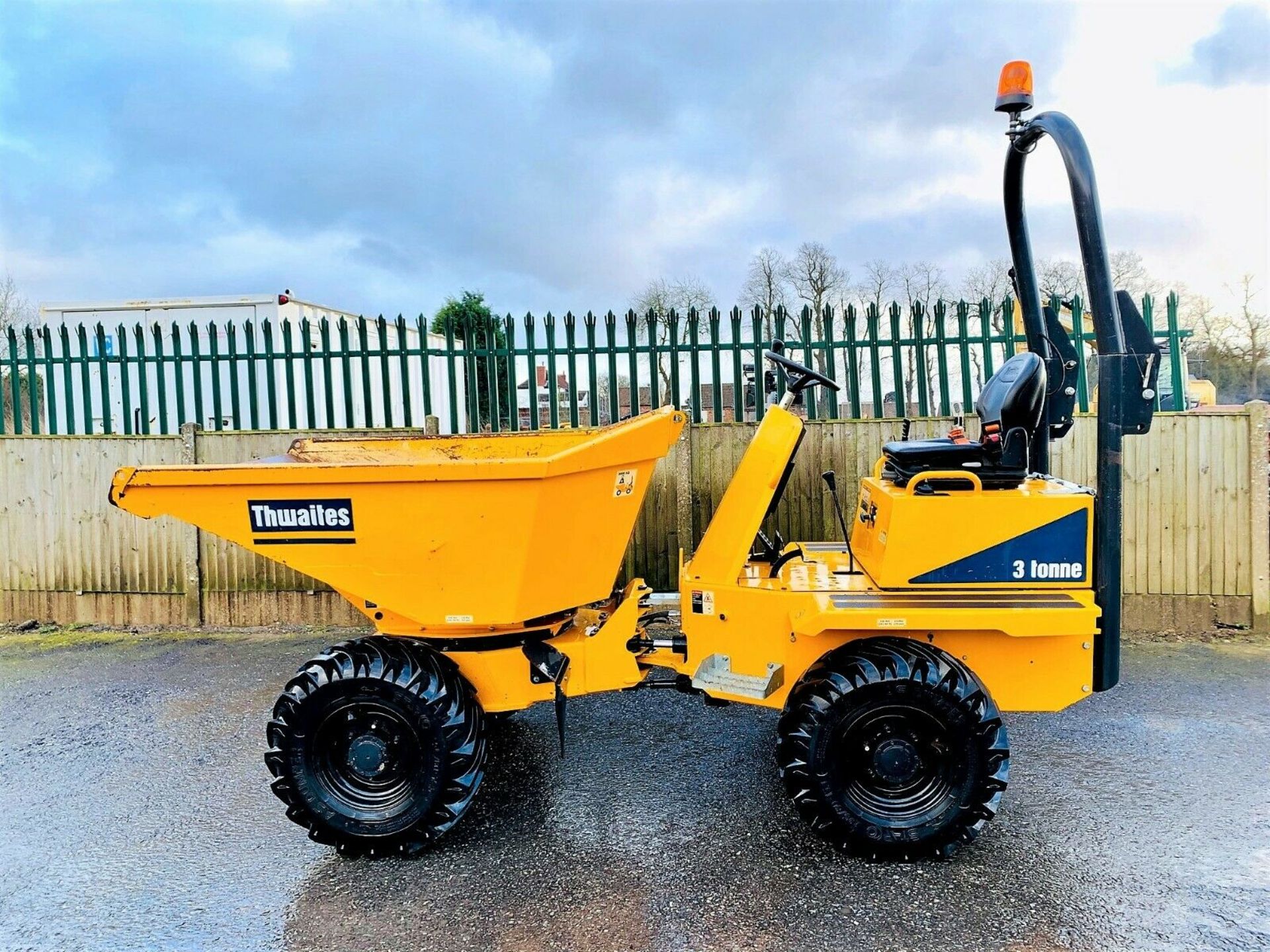 Thwaites MACH 573 3 Tonne Swivel Tip Dumper - Image 11 of 12