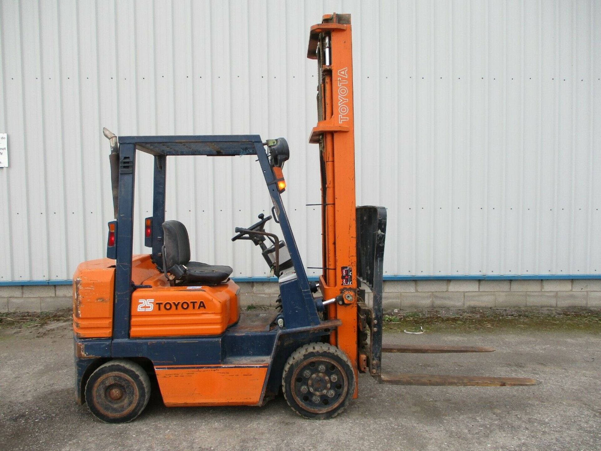 Toyota 5FDC25 Forklift - Image 12 of 12