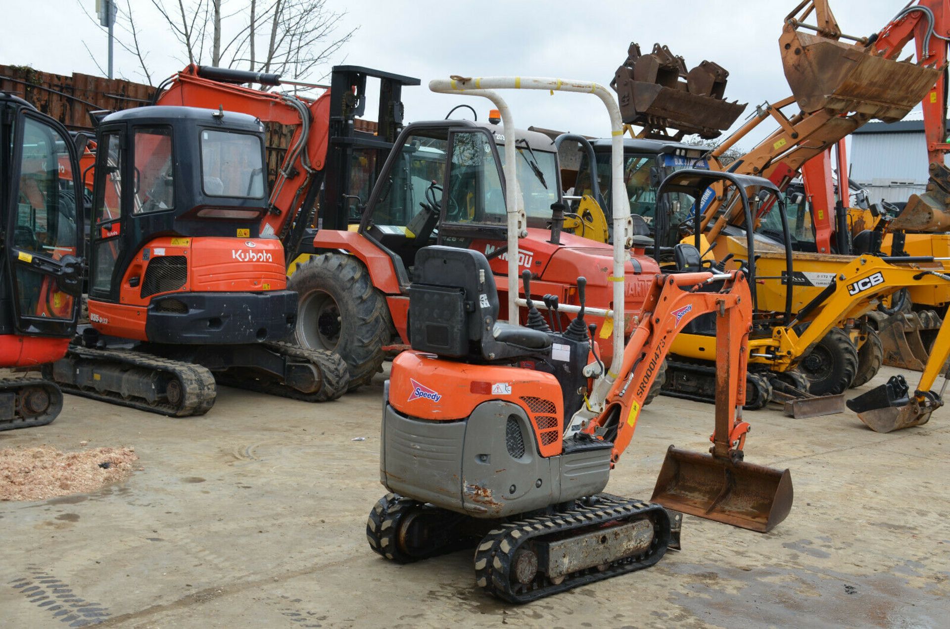 Kubota K008-3 Micro Excavator - Image 2 of 12