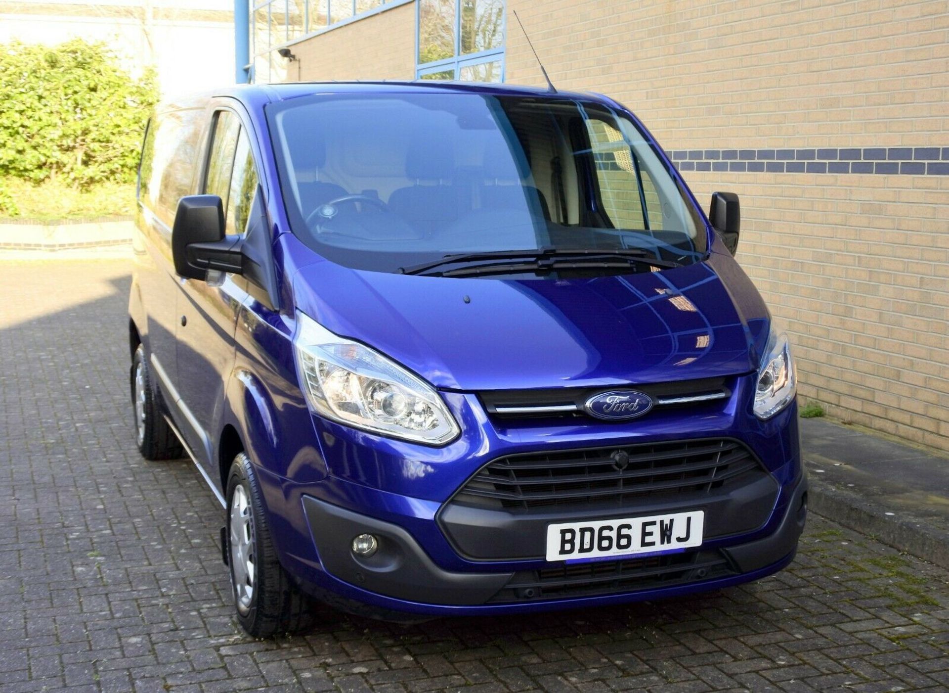 Ford Transit Custom 290 Trend. E Tech - Image 9 of 12