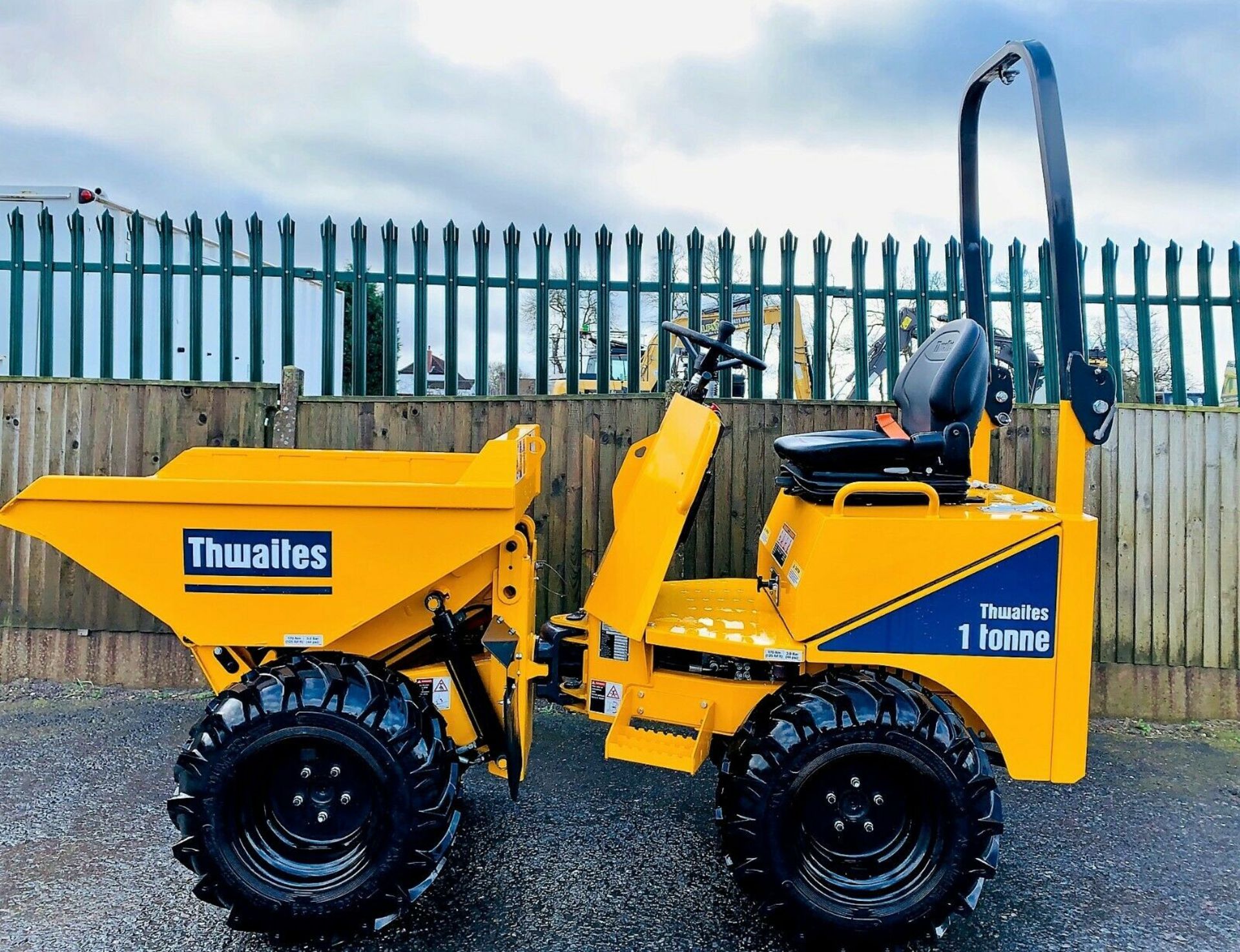 Thwaites MACH 201 1 Tonne High Tip Dumper - Image 12 of 12