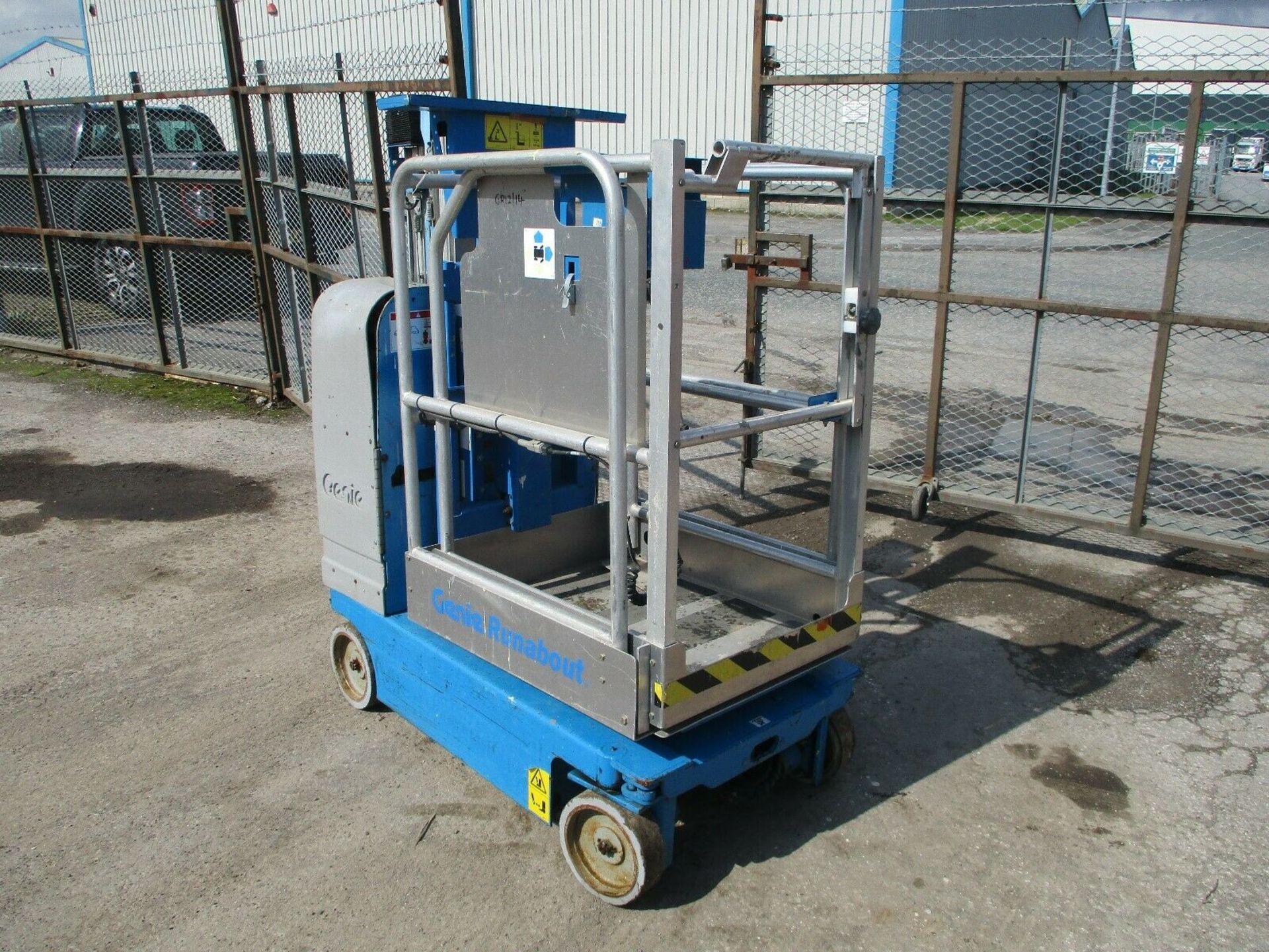 Genie GR12 Cherry Picker - Image 2 of 9