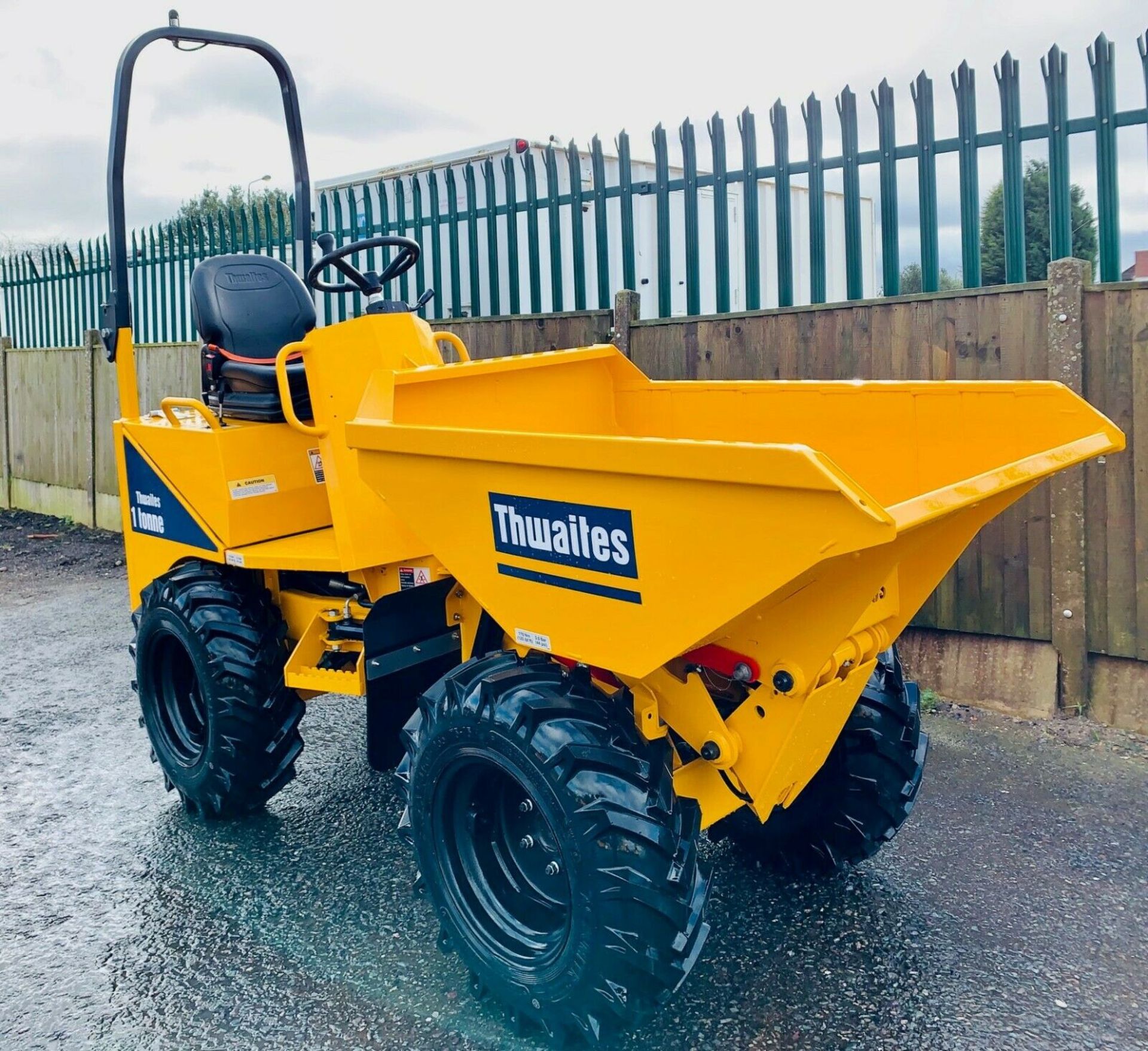 Thwaites MACH 201 1 Tonne High Tip Dumper - Image 2 of 12