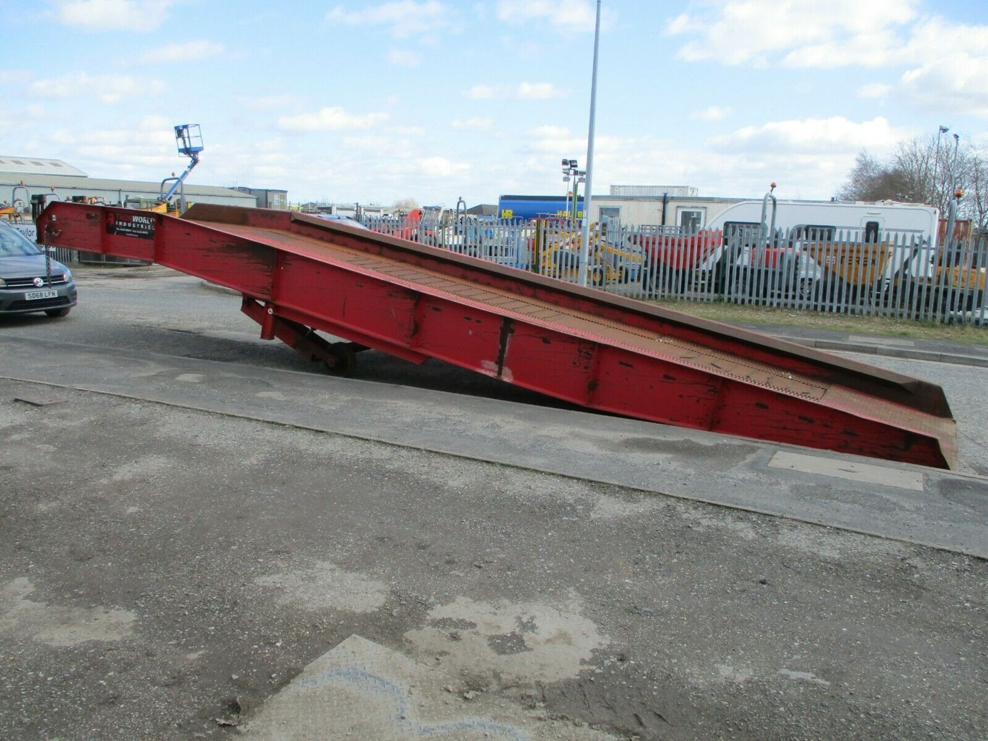 Chase Container Loading Ramp 10 ton capacity. Lifts and lowers with ...