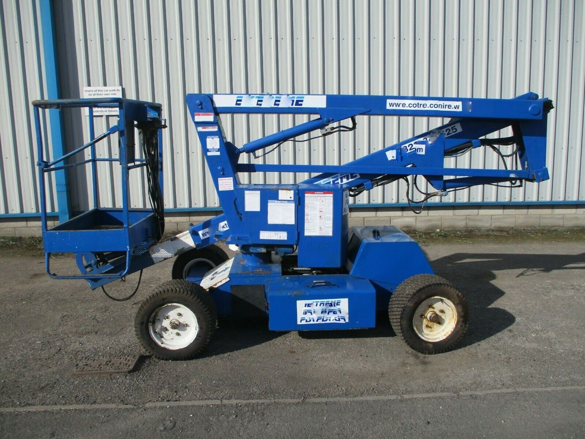 Nifty lift HR12 Self Propelled Access Platform - Image 7 of 7