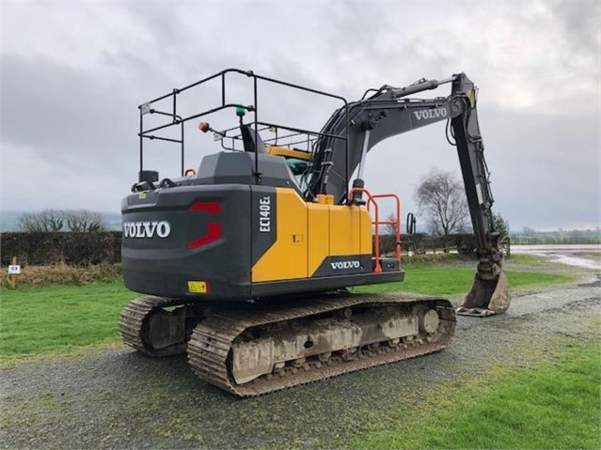 Volvo EC140EL Excavator - Image 6 of 14