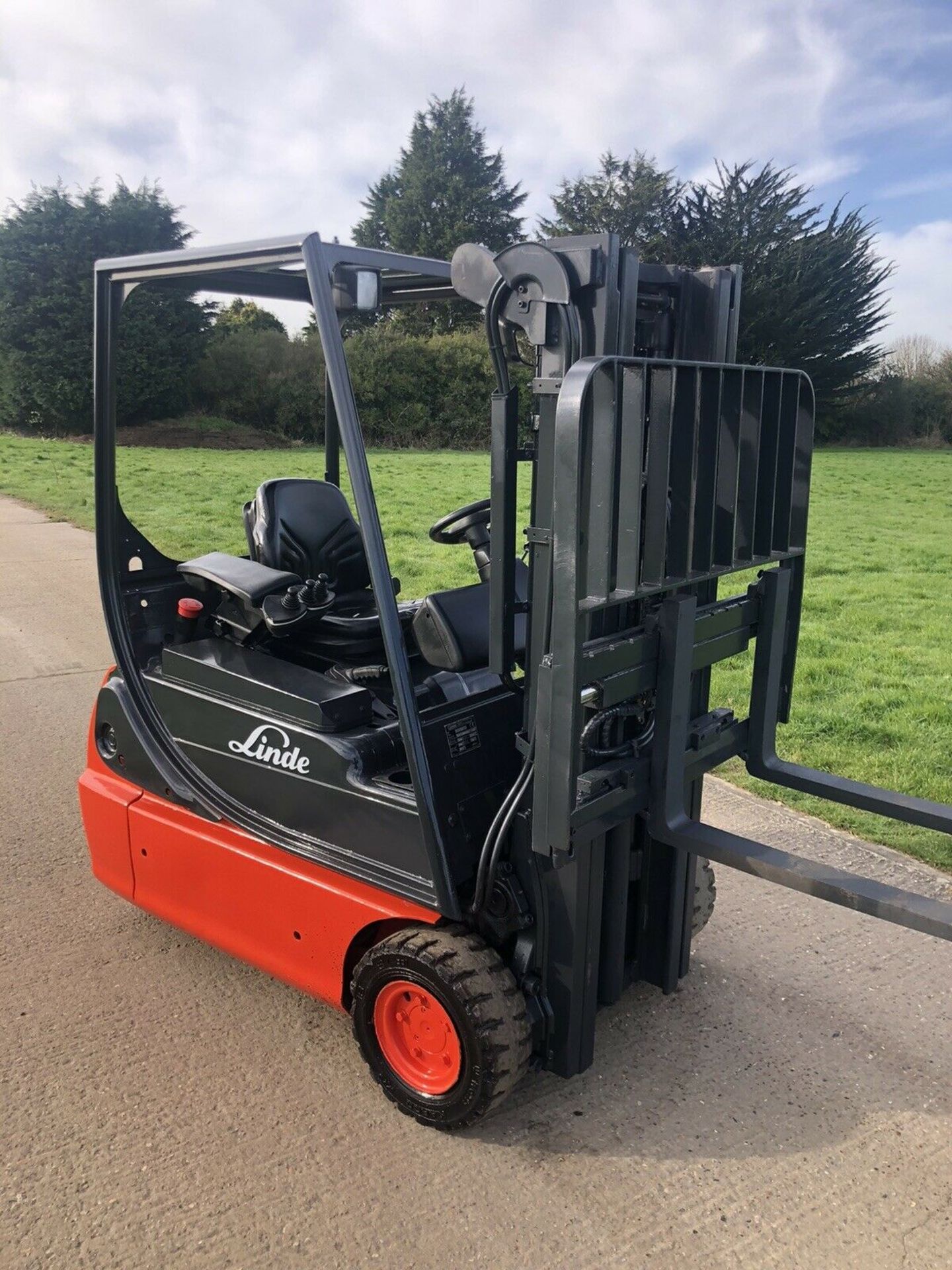 Linde Electric Forklift Truck E16