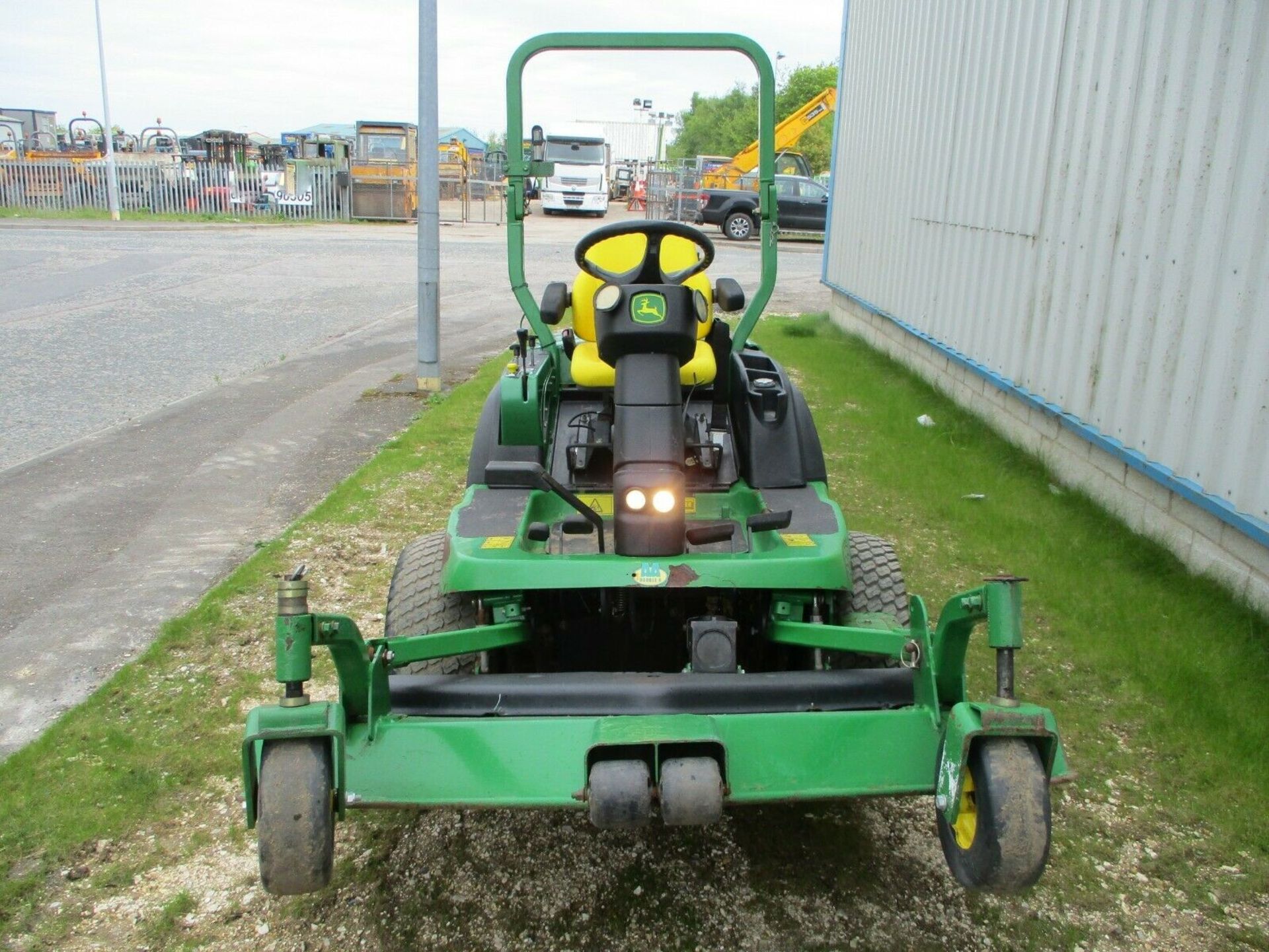 John Deere 1565 Out Front Ride On Lawn Mower - Image 6 of 9