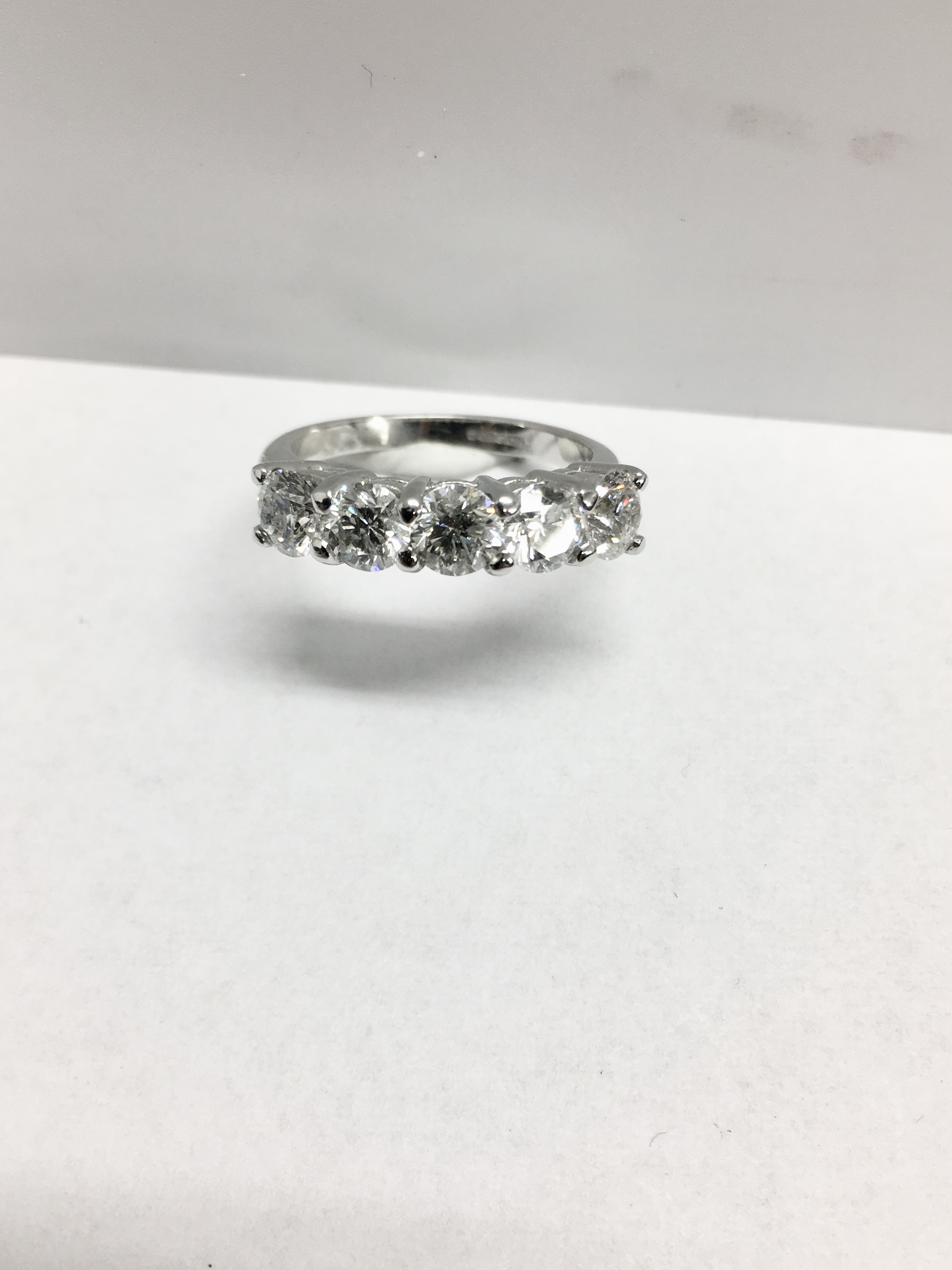 2.50ct diamond five stone ring - Image 9 of 28