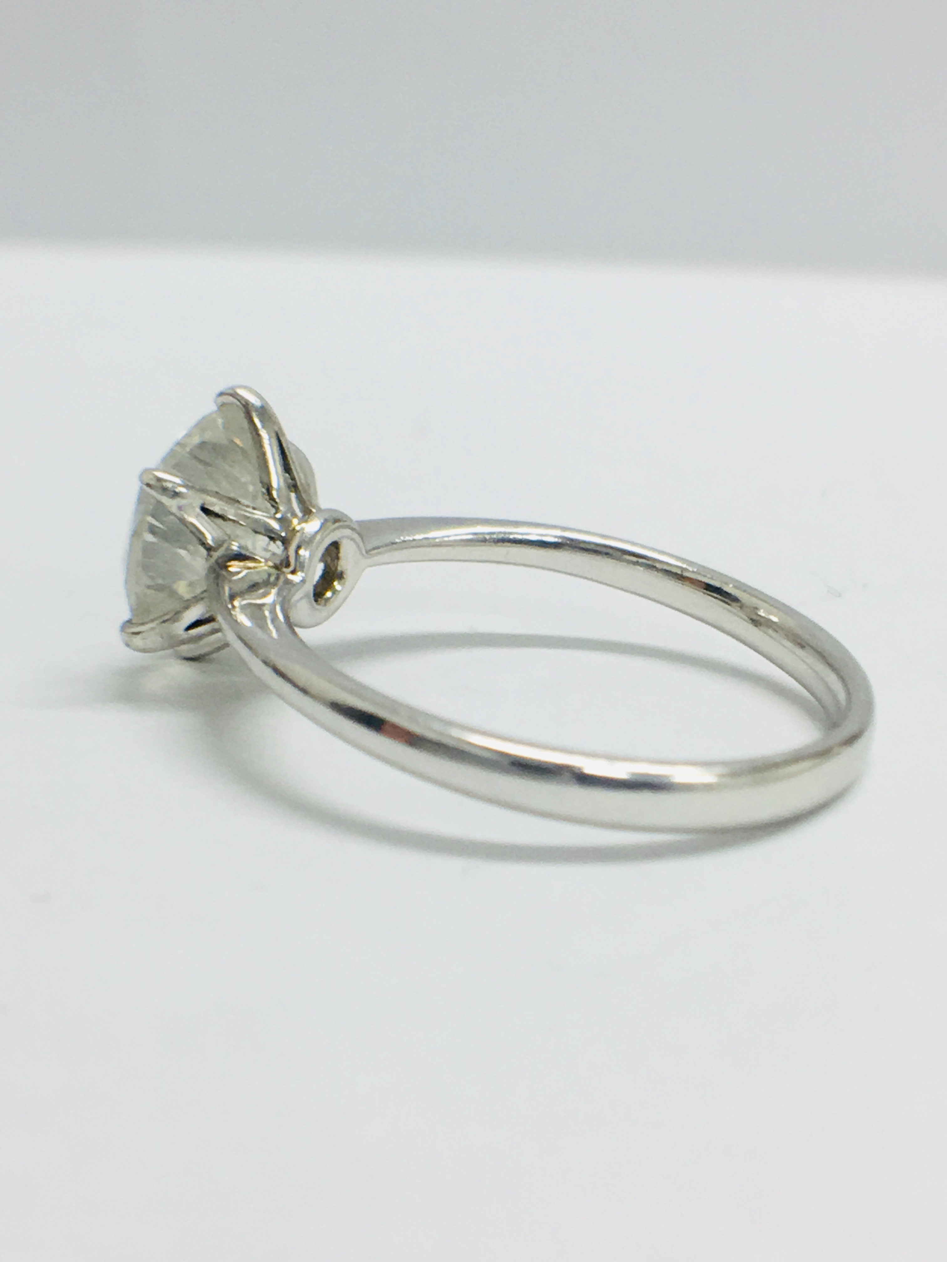 1.80ct diamond solitaire ring set in Platinum setting - Image 4 of 10