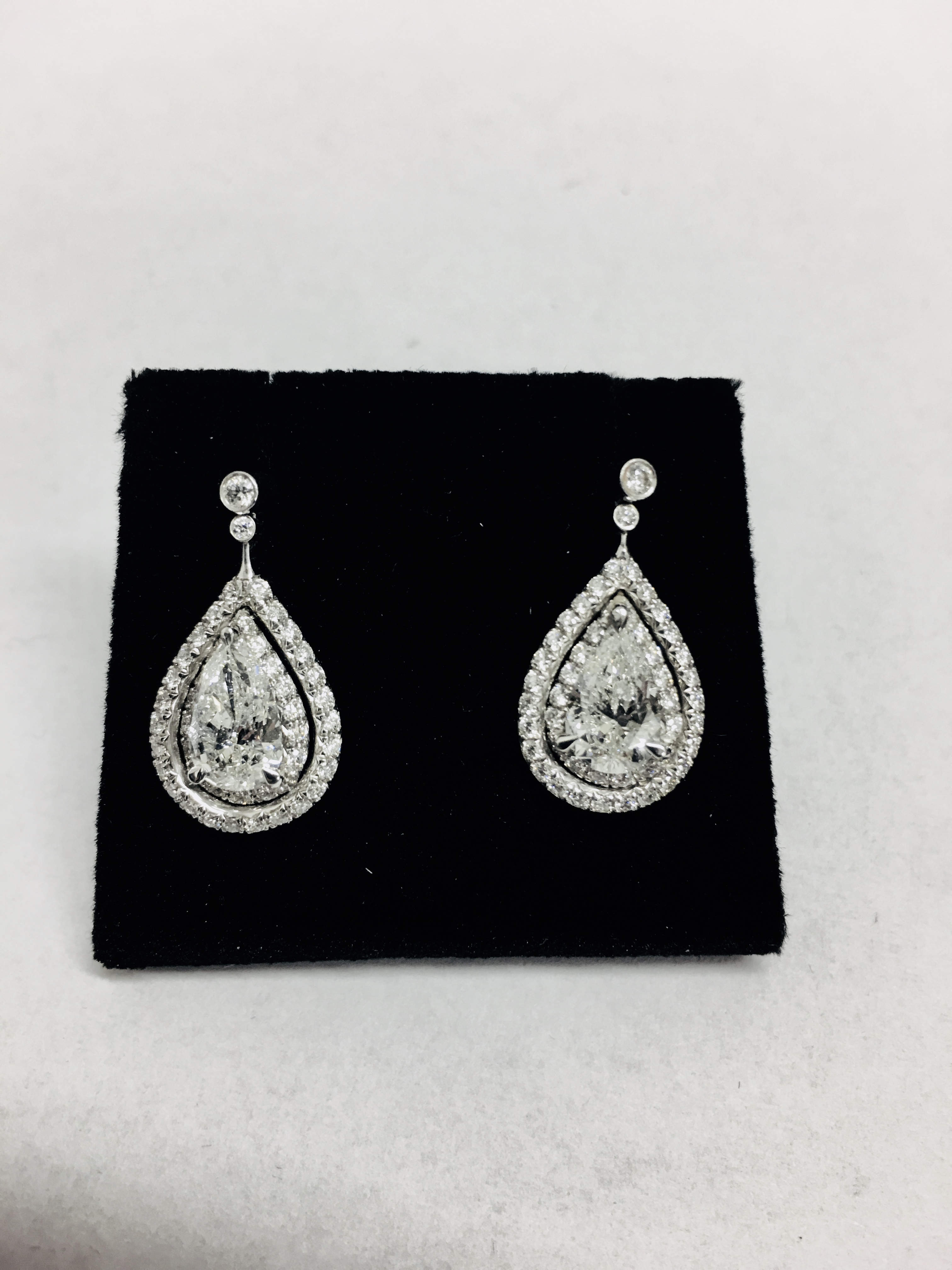 2.04ct diamond drop earrings - Image 2 of 14