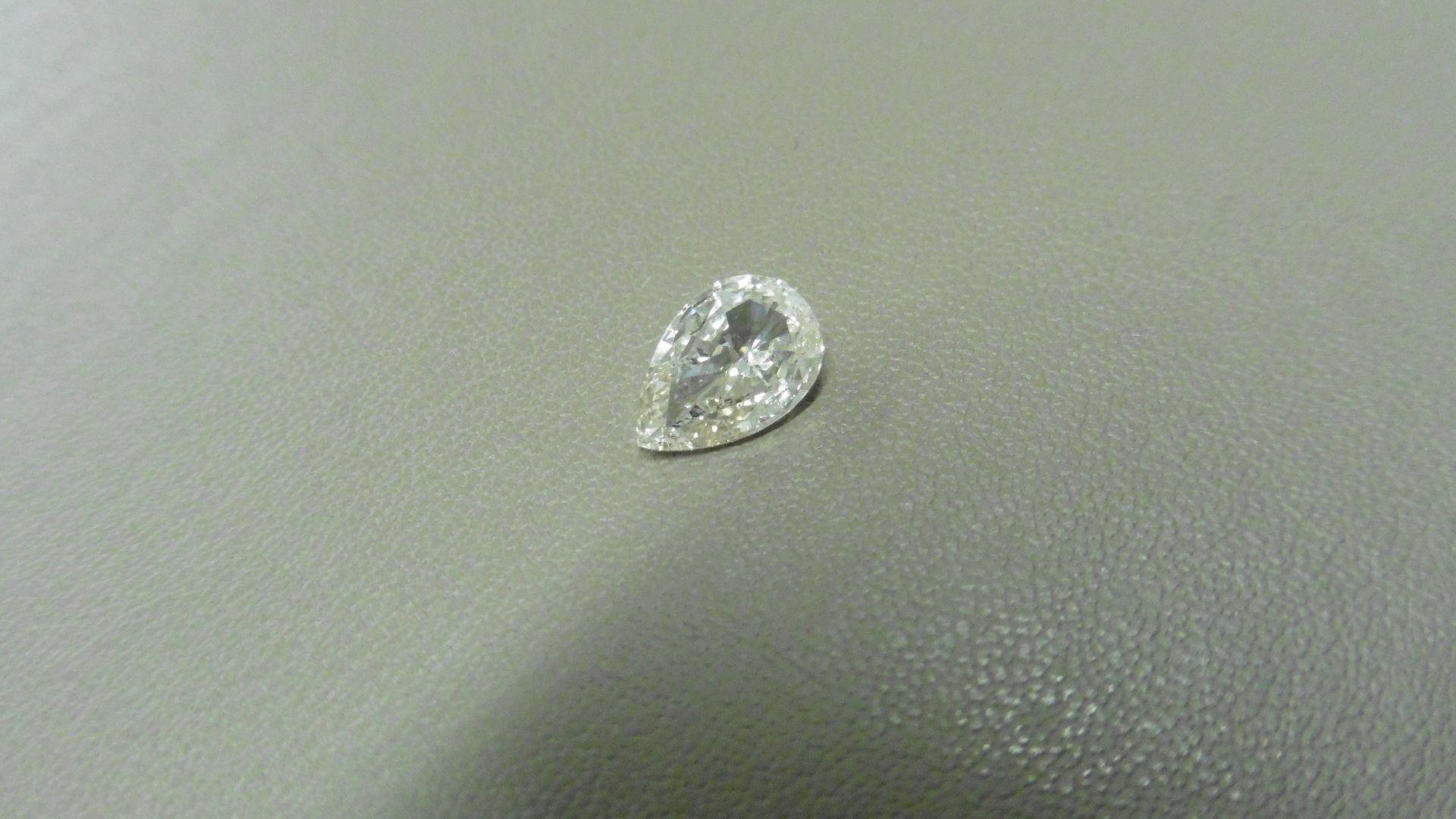 1.00ct pear shaped diamond
