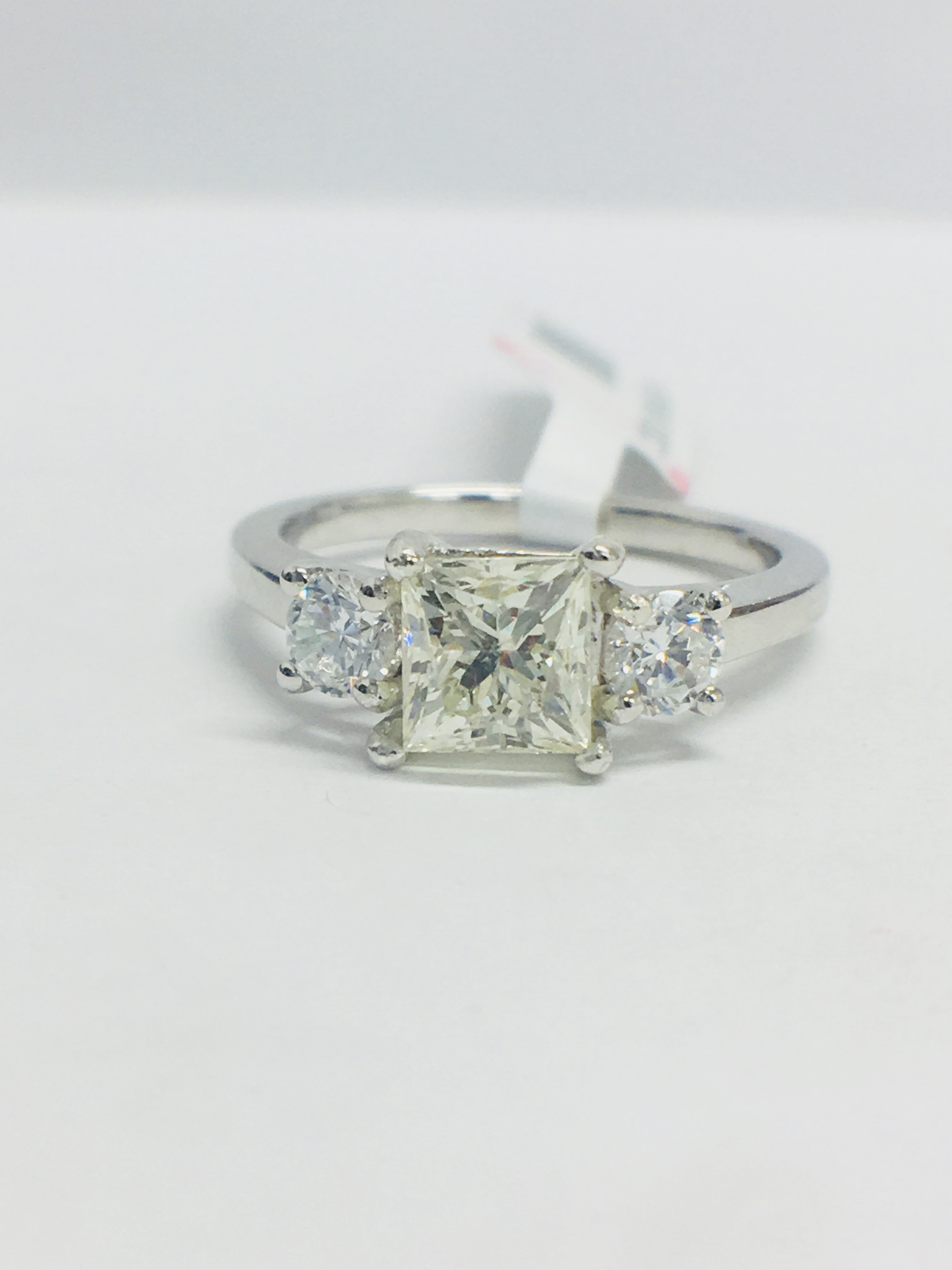 1 ct princess cut centre